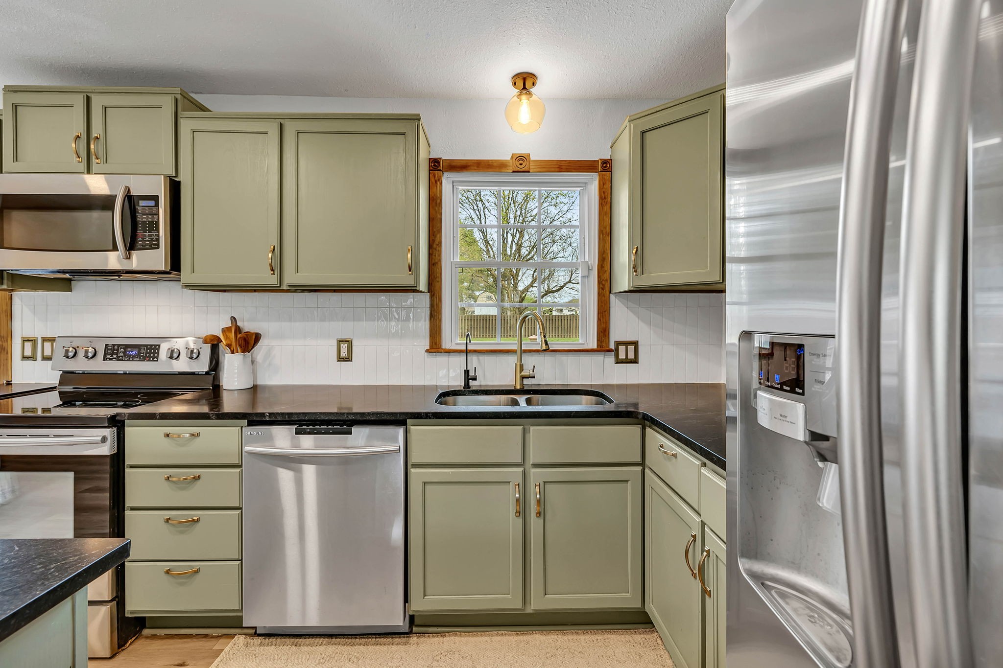 525 Chester Ave