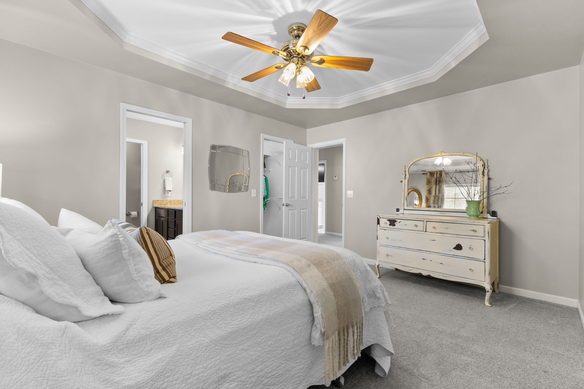 116 Golden Meadow Ln