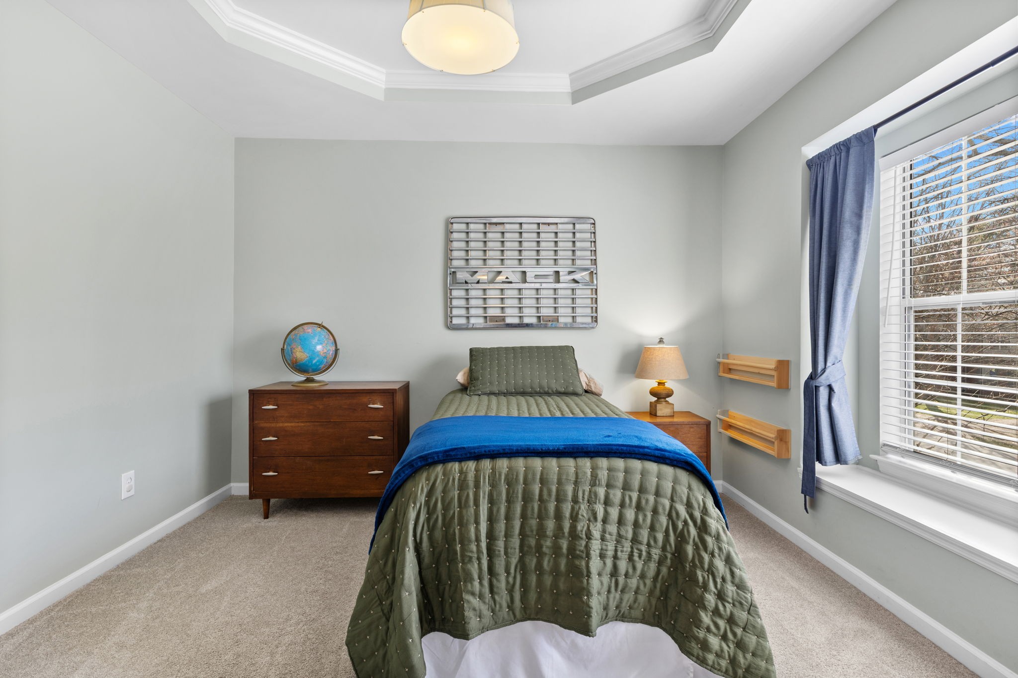 116 Golden Meadow Ln