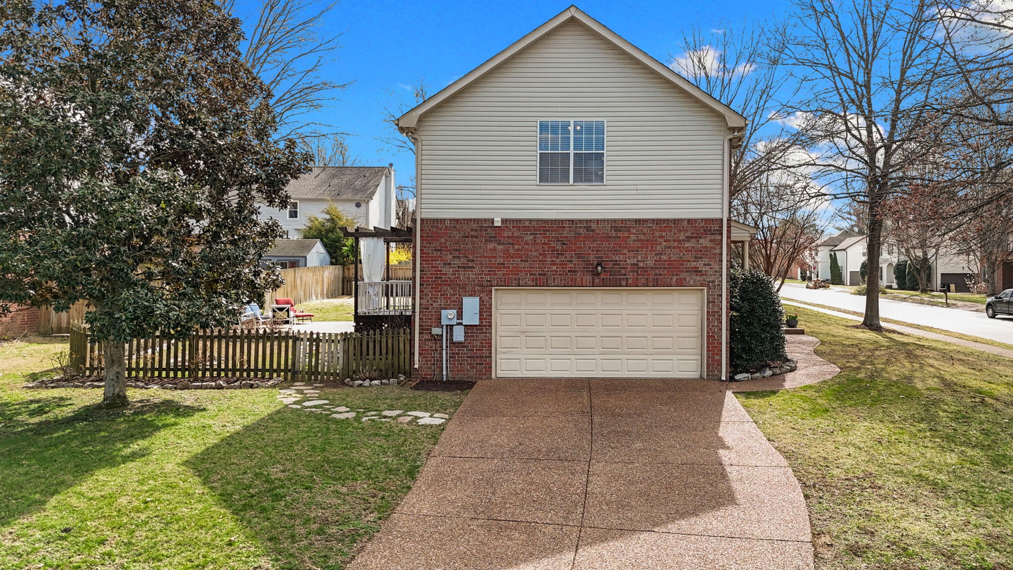 116 Golden Meadow Ln