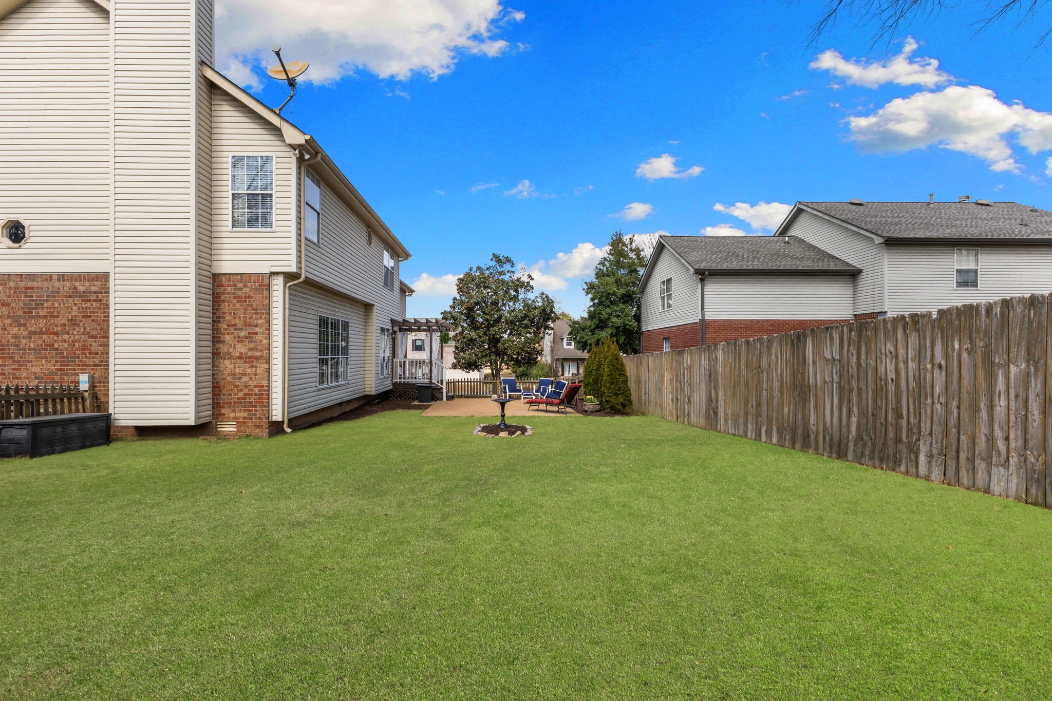 116 Golden Meadow Ln