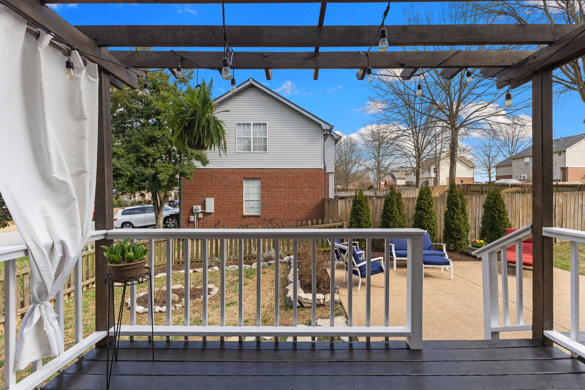 116 Golden Meadow Ln