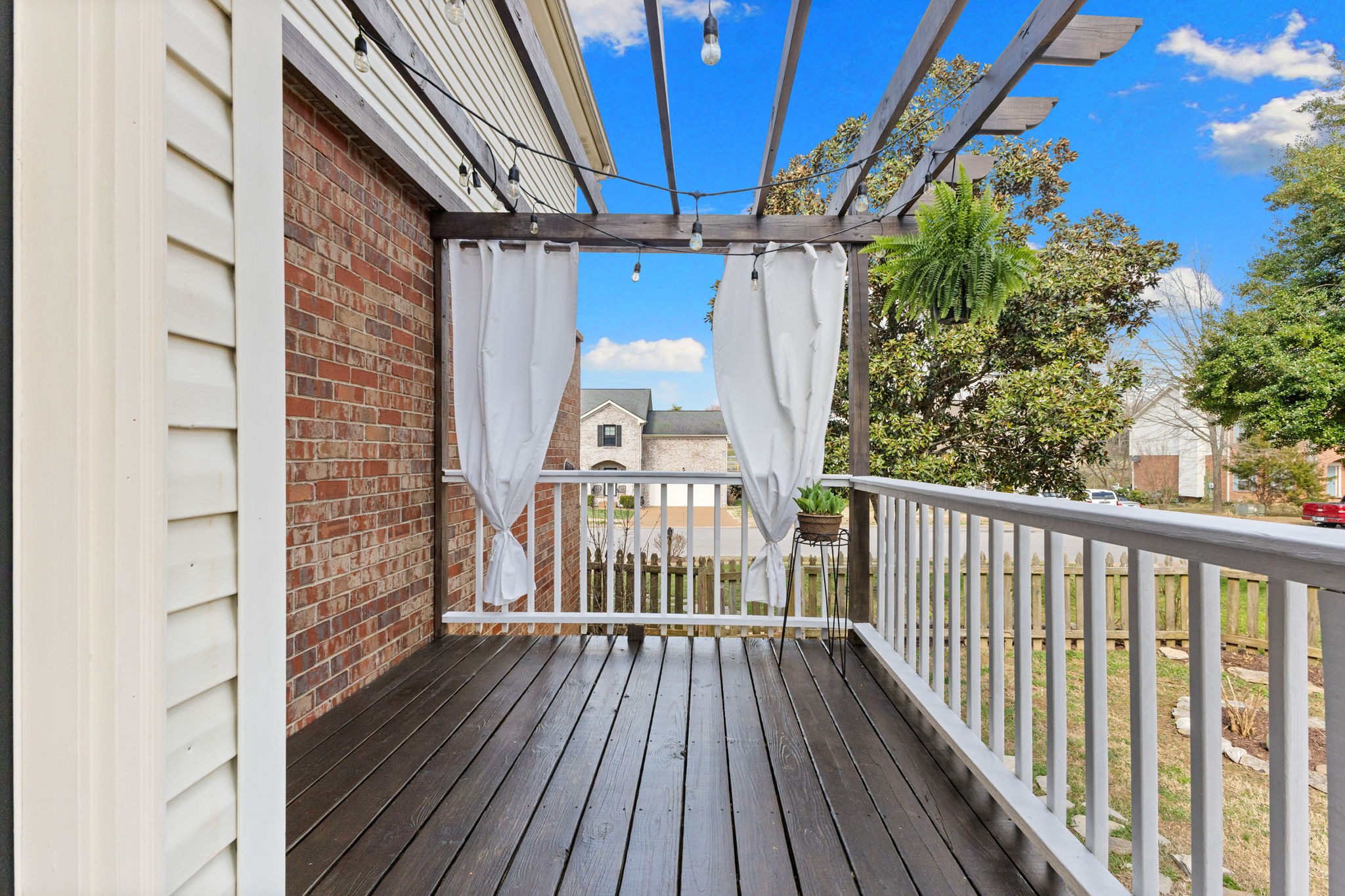 116 Golden Meadow Ln