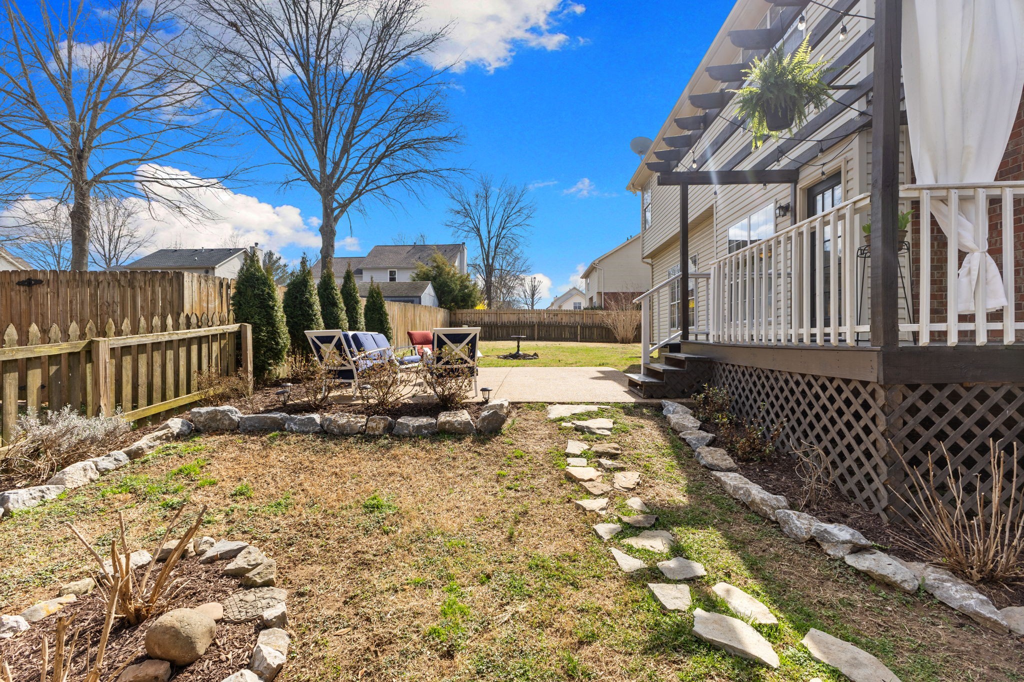 116 Golden Meadow Ln