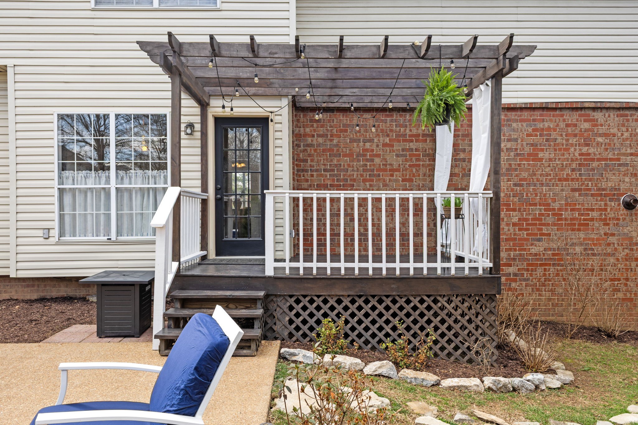 116 Golden Meadow Ln