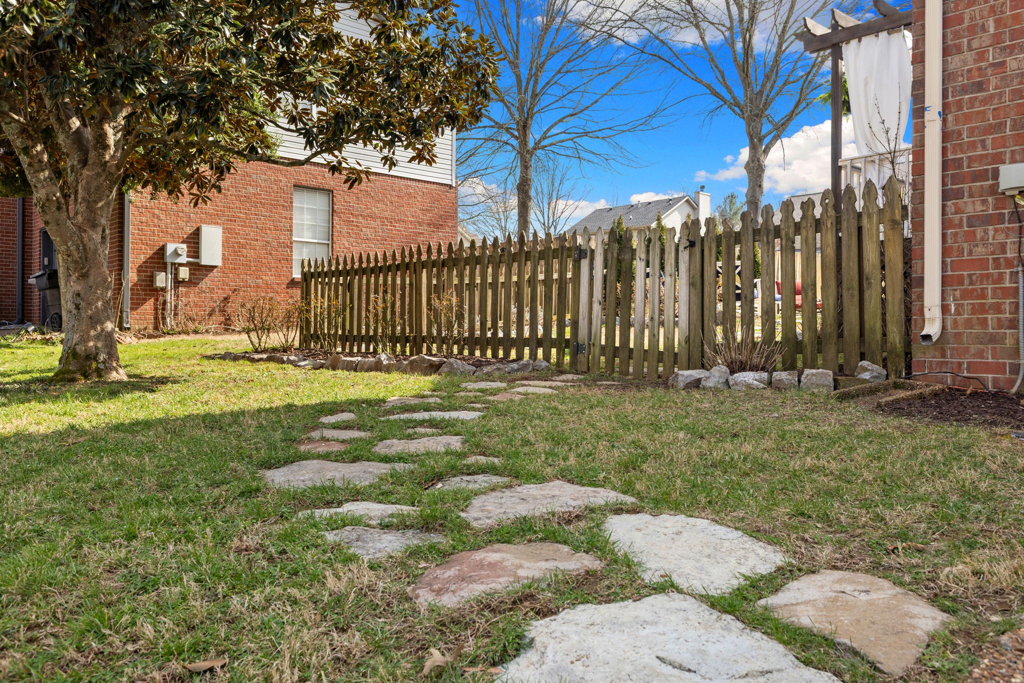 116 Golden Meadow Ln