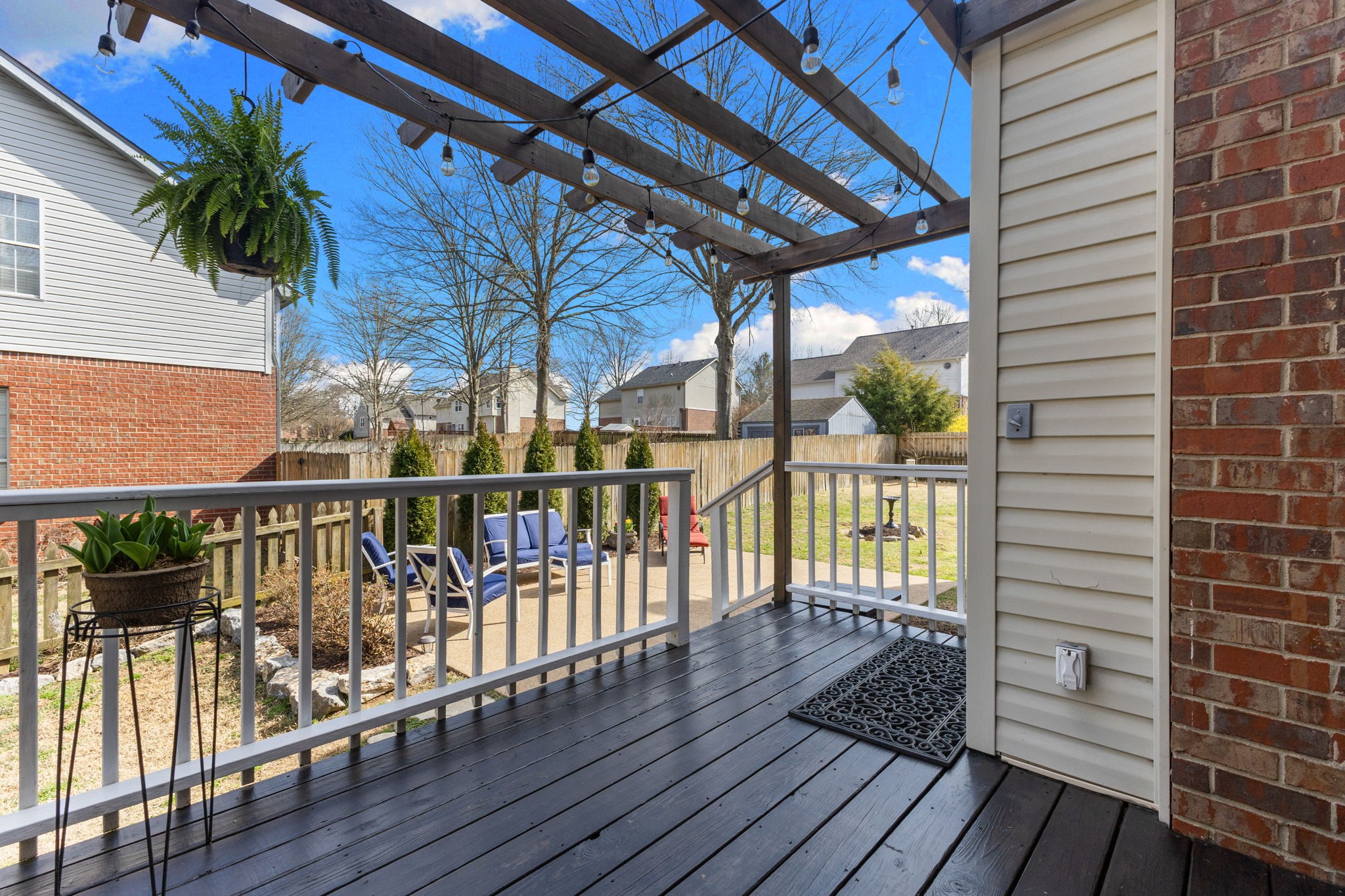 116 Golden Meadow Ln