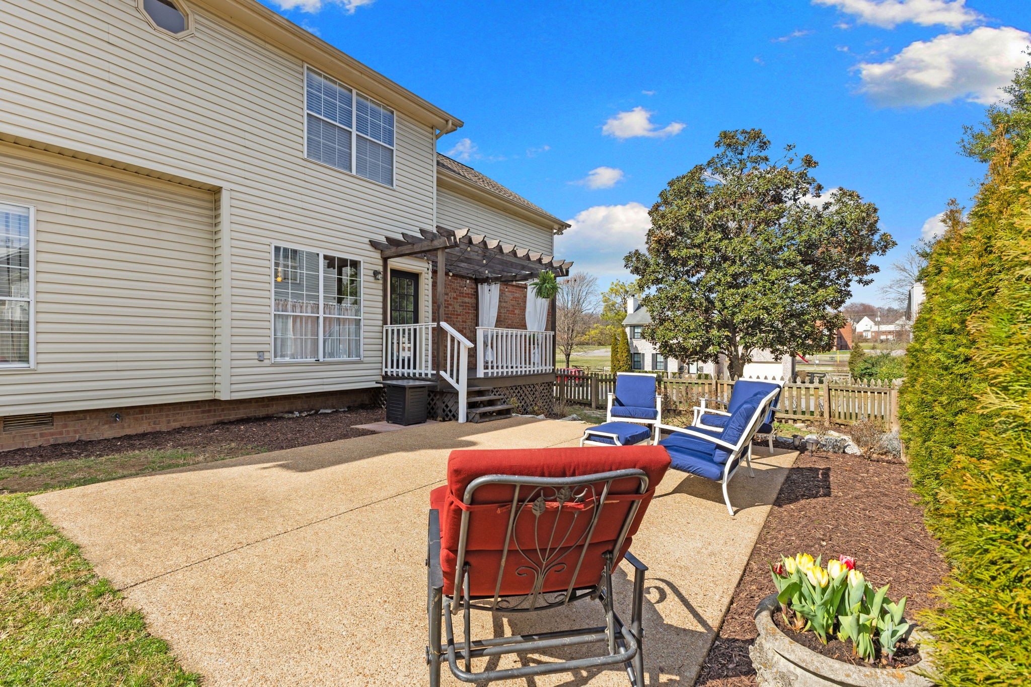 116 Golden Meadow Ln