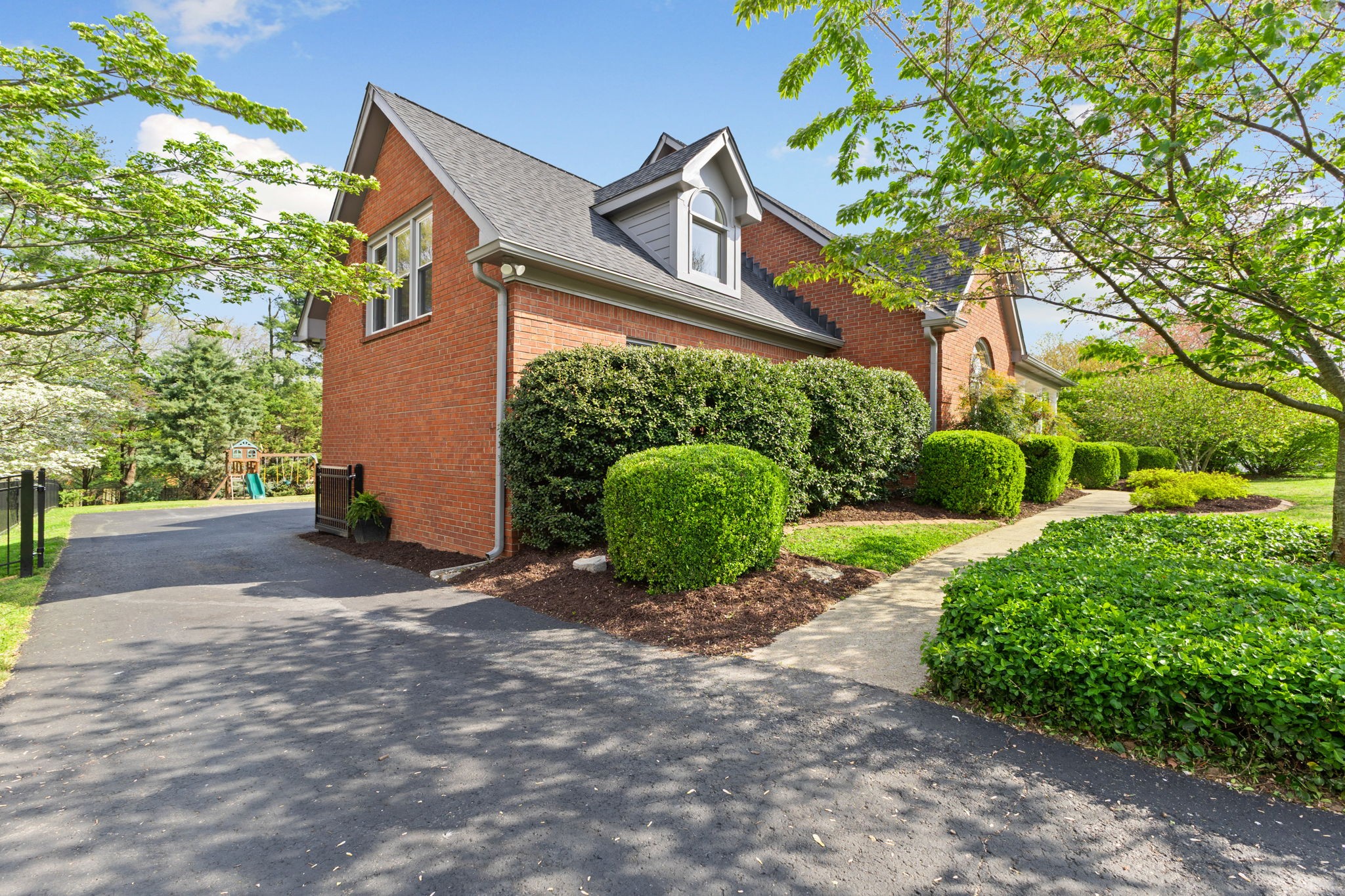 5920 Fireside Dr