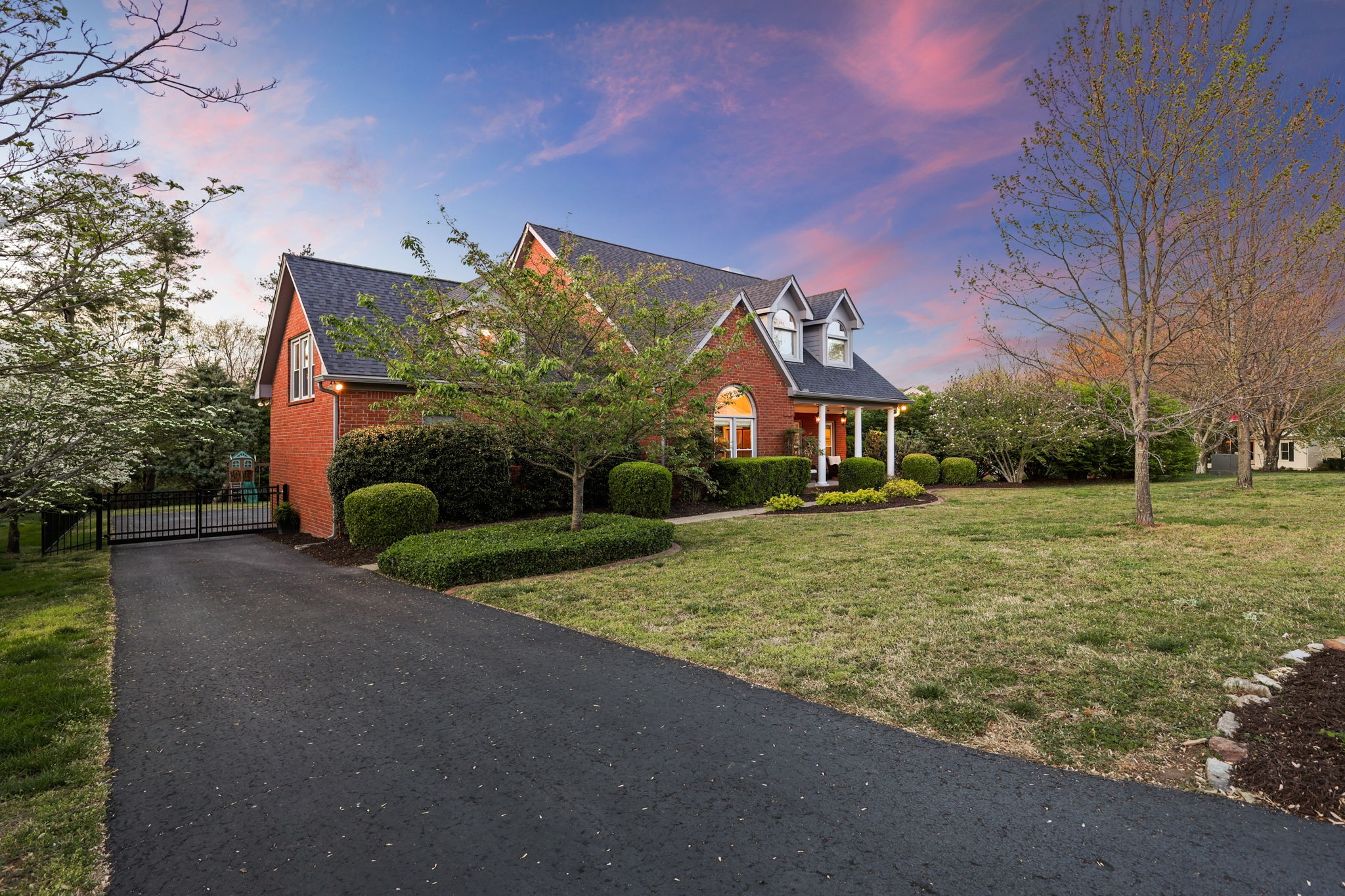 5920 Fireside Dr