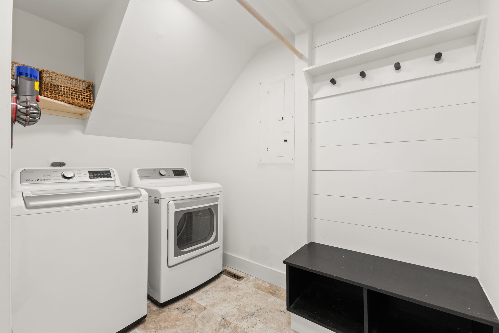5920 Fireside Dr