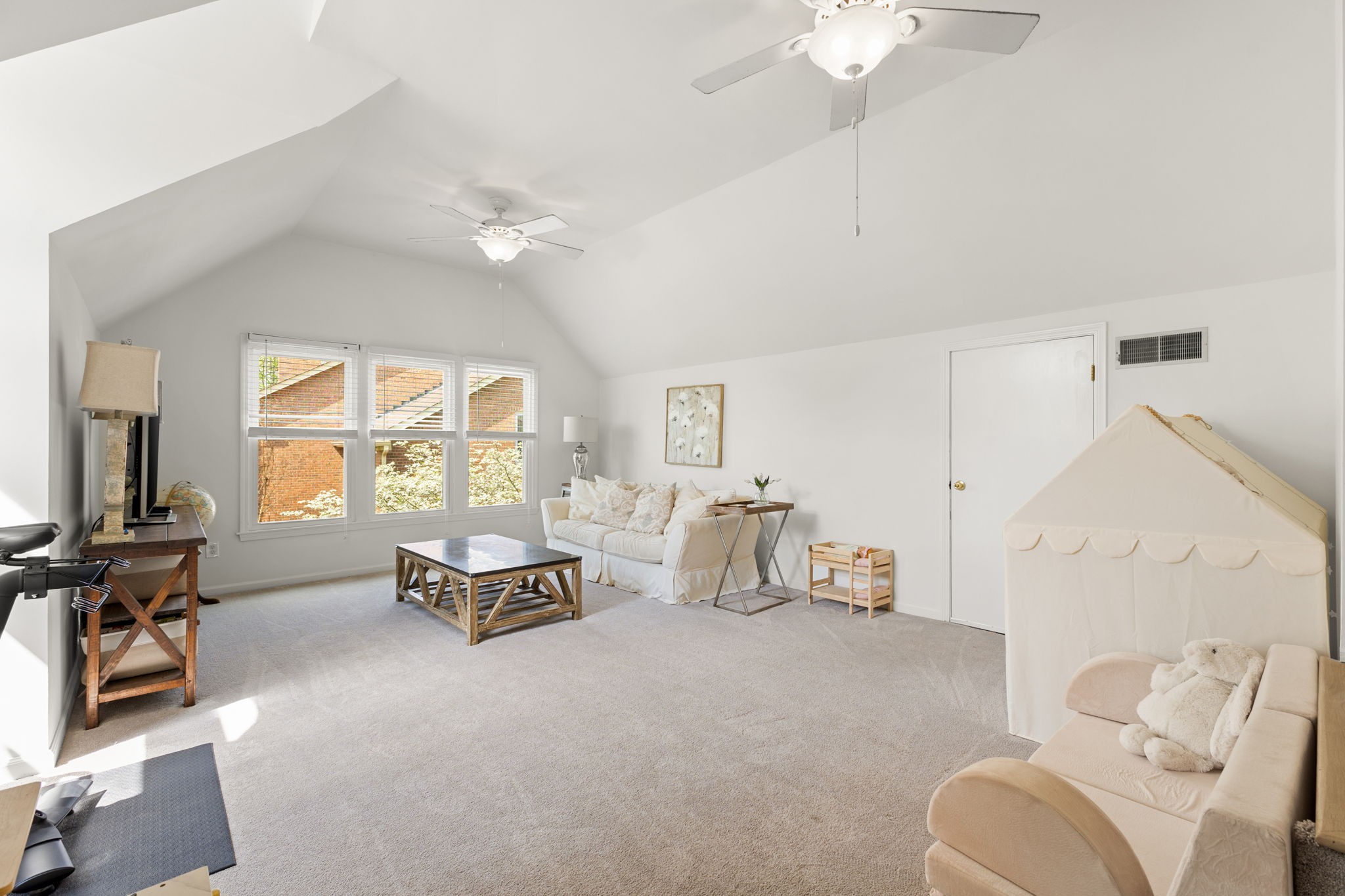 5920 Fireside Dr
