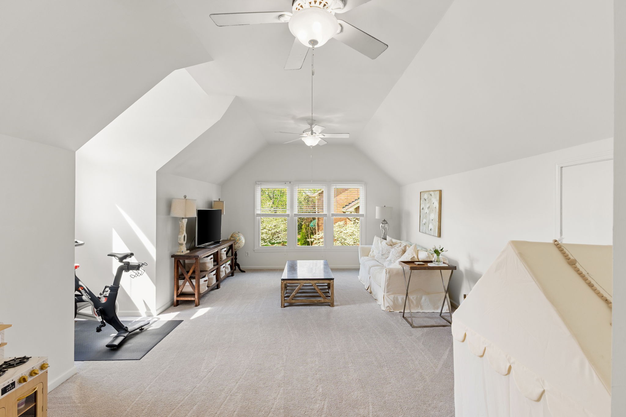 5920 Fireside Dr