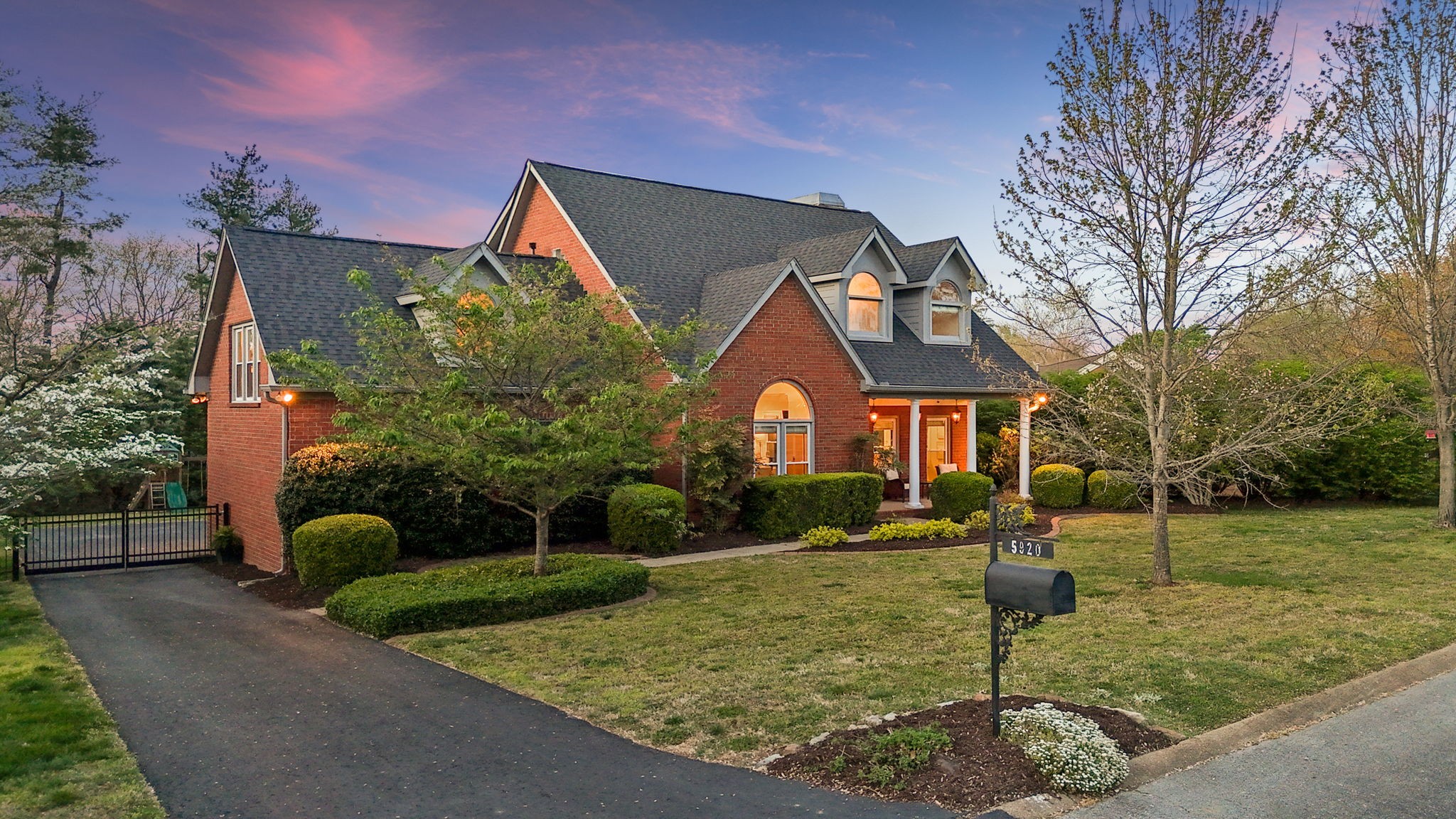 5920 Fireside Dr