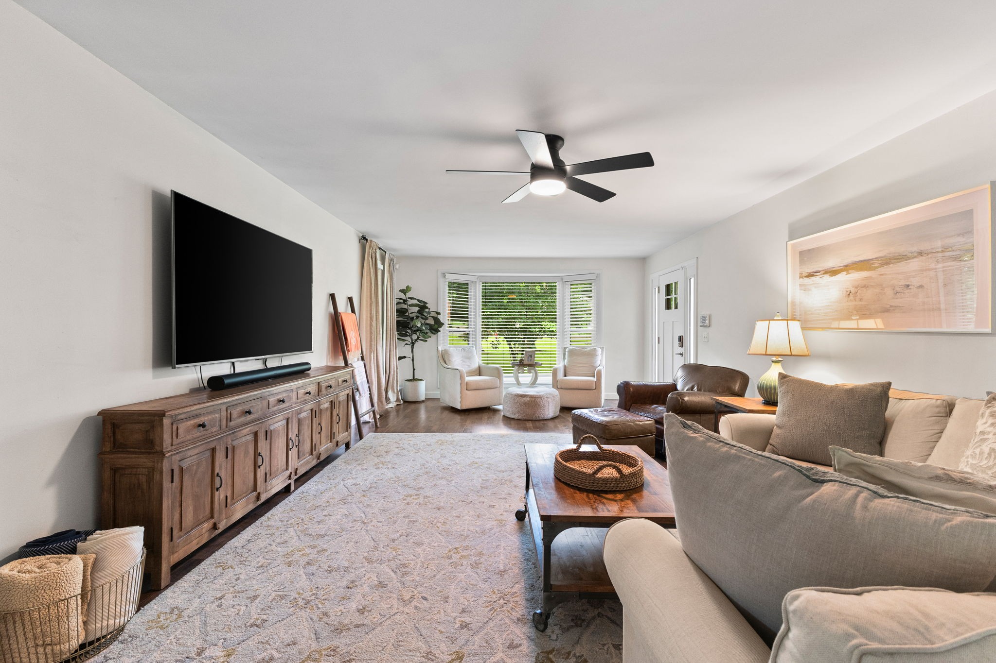 2879 Lyncrest Dr
