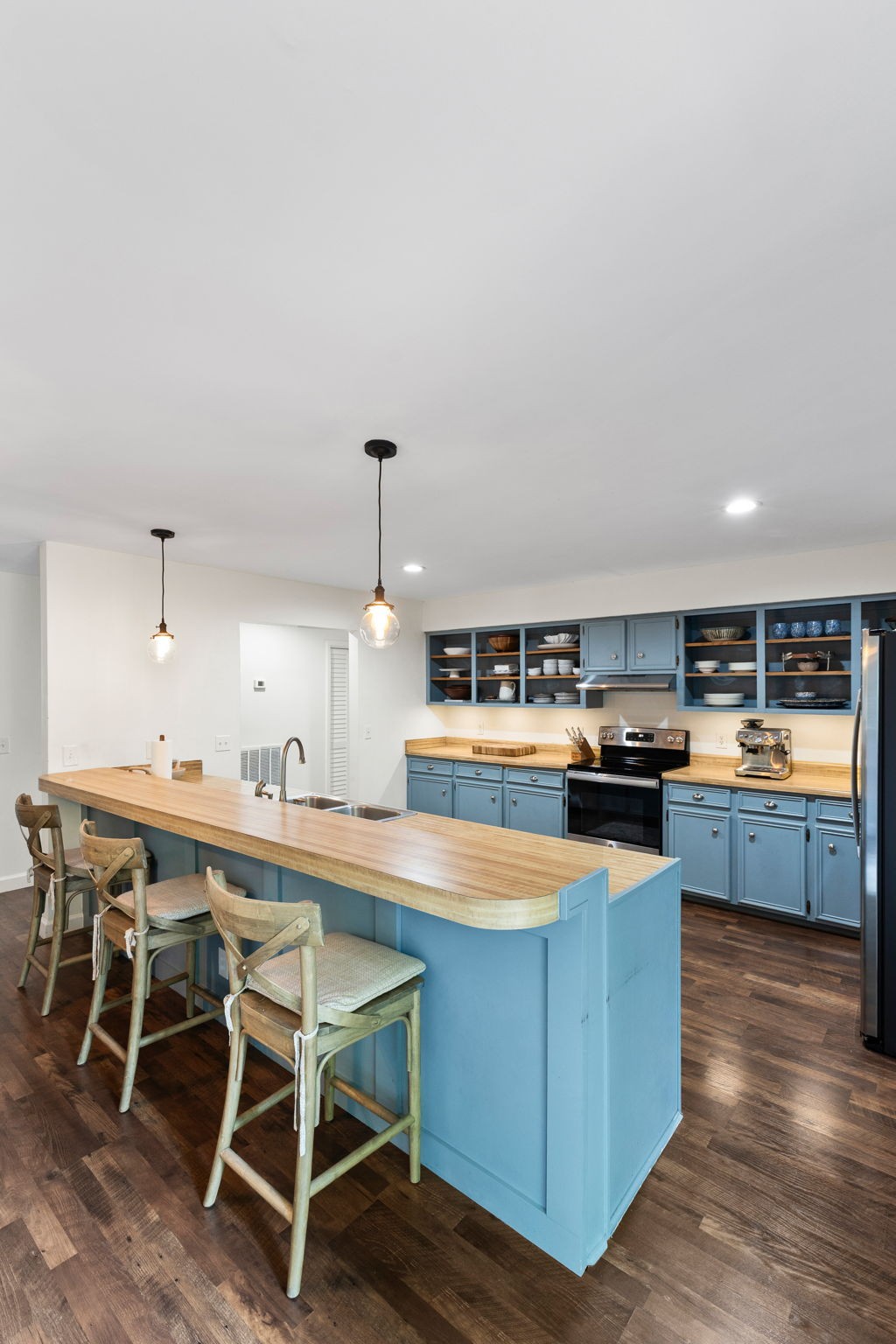 2879 Lyncrest Dr