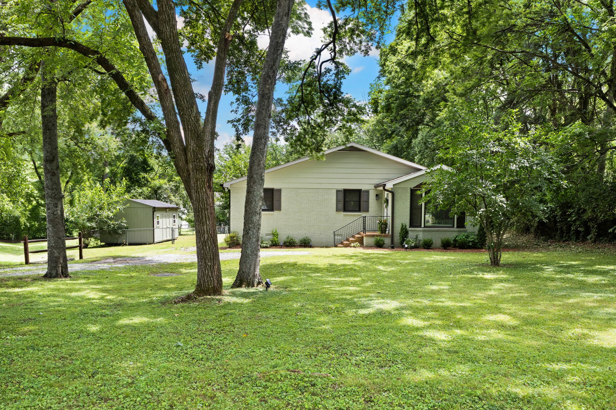 2879 Lyncrest Dr