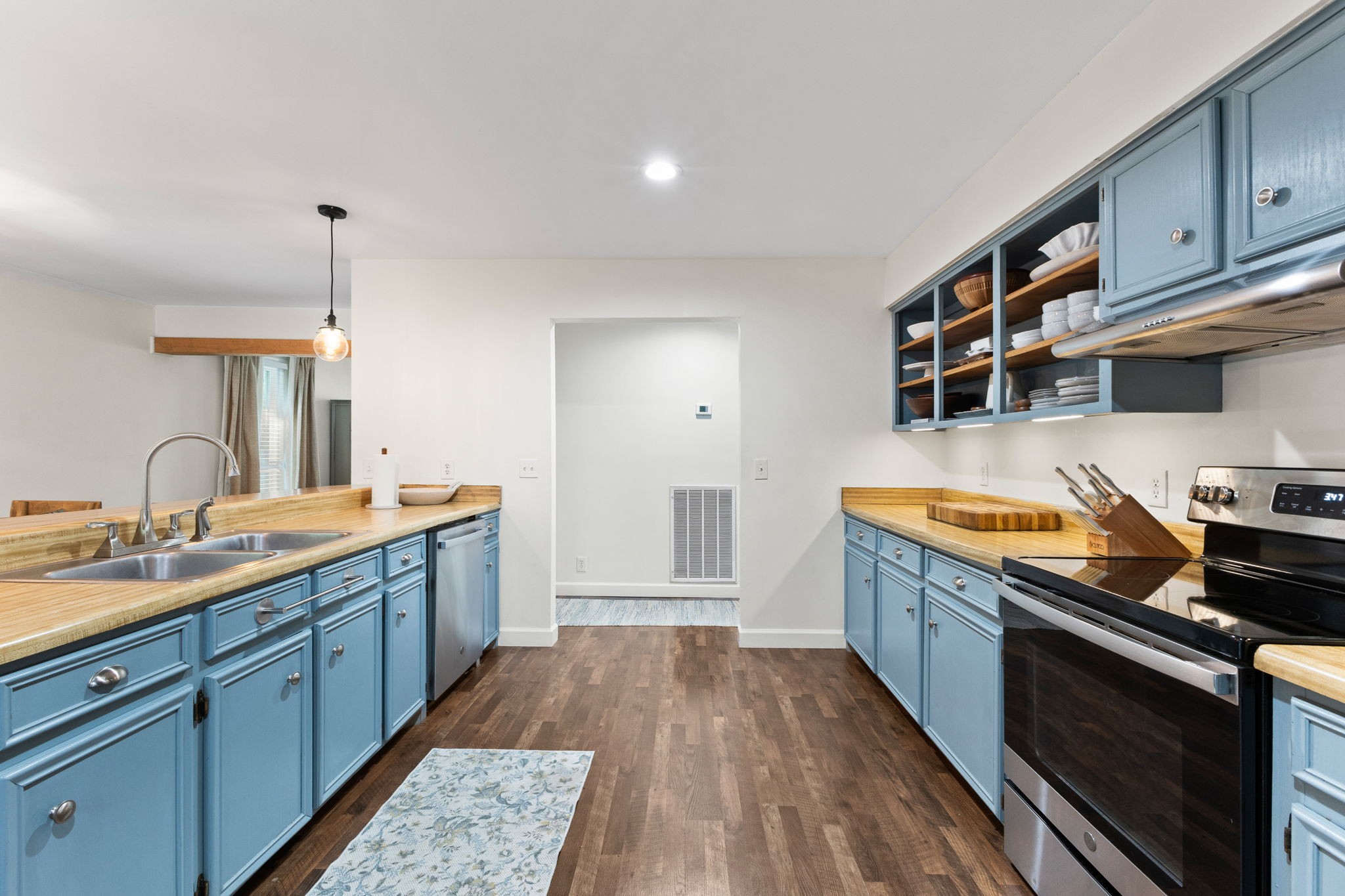 2879 Lyncrest Dr