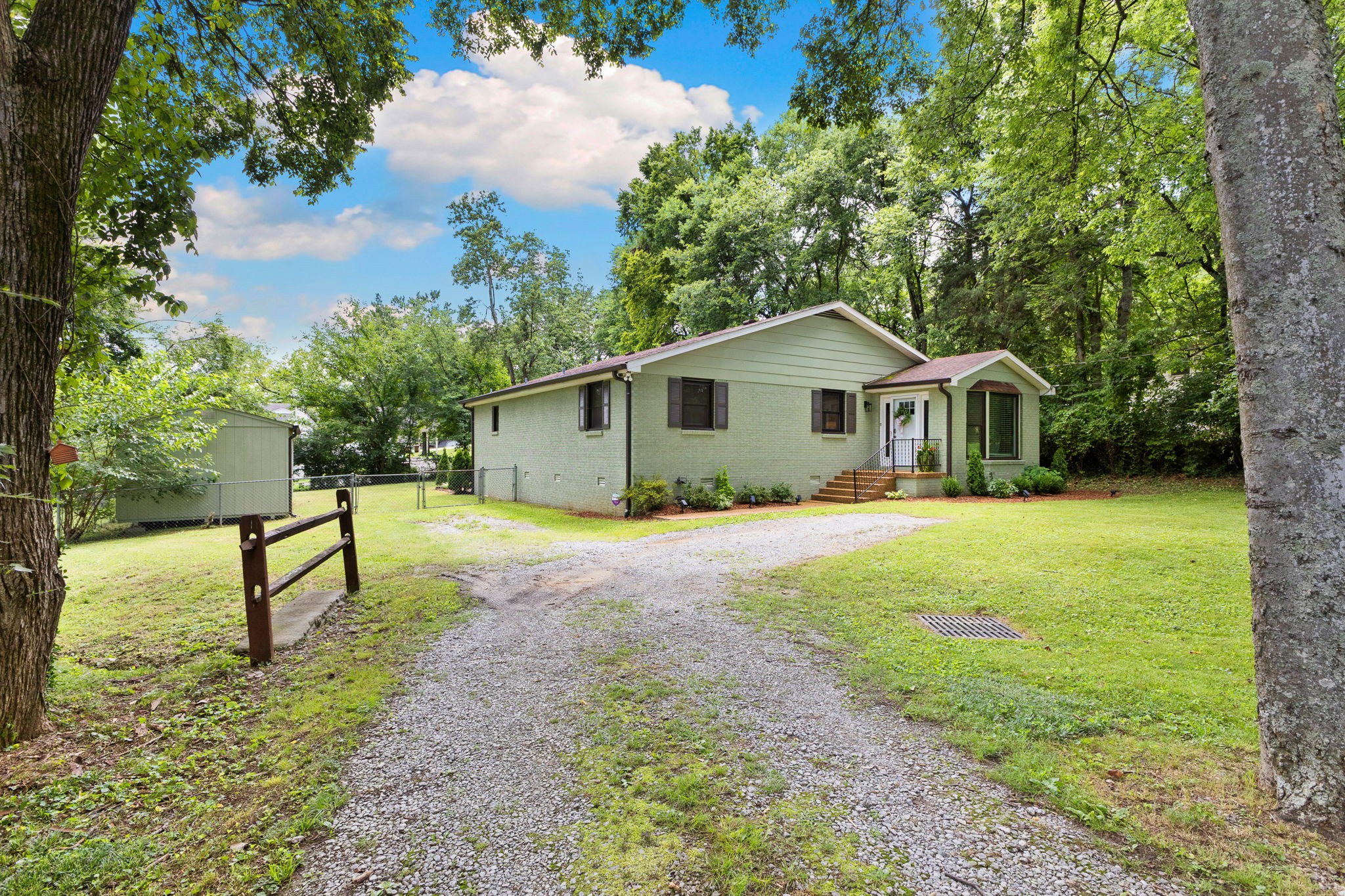 2879 Lyncrest Dr