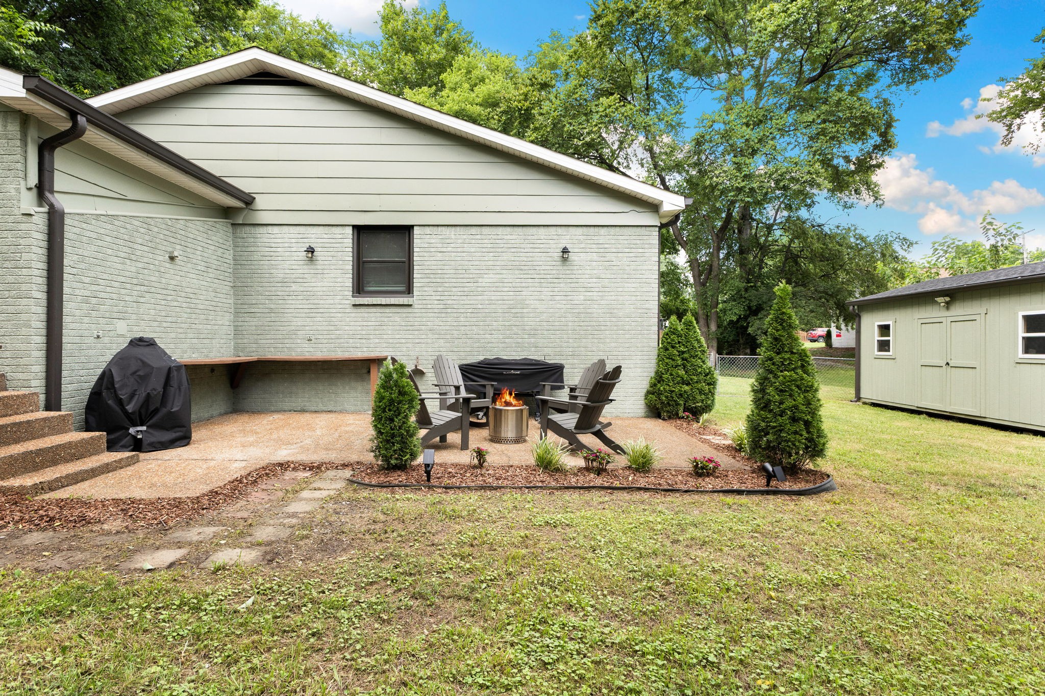 2879 Lyncrest Dr