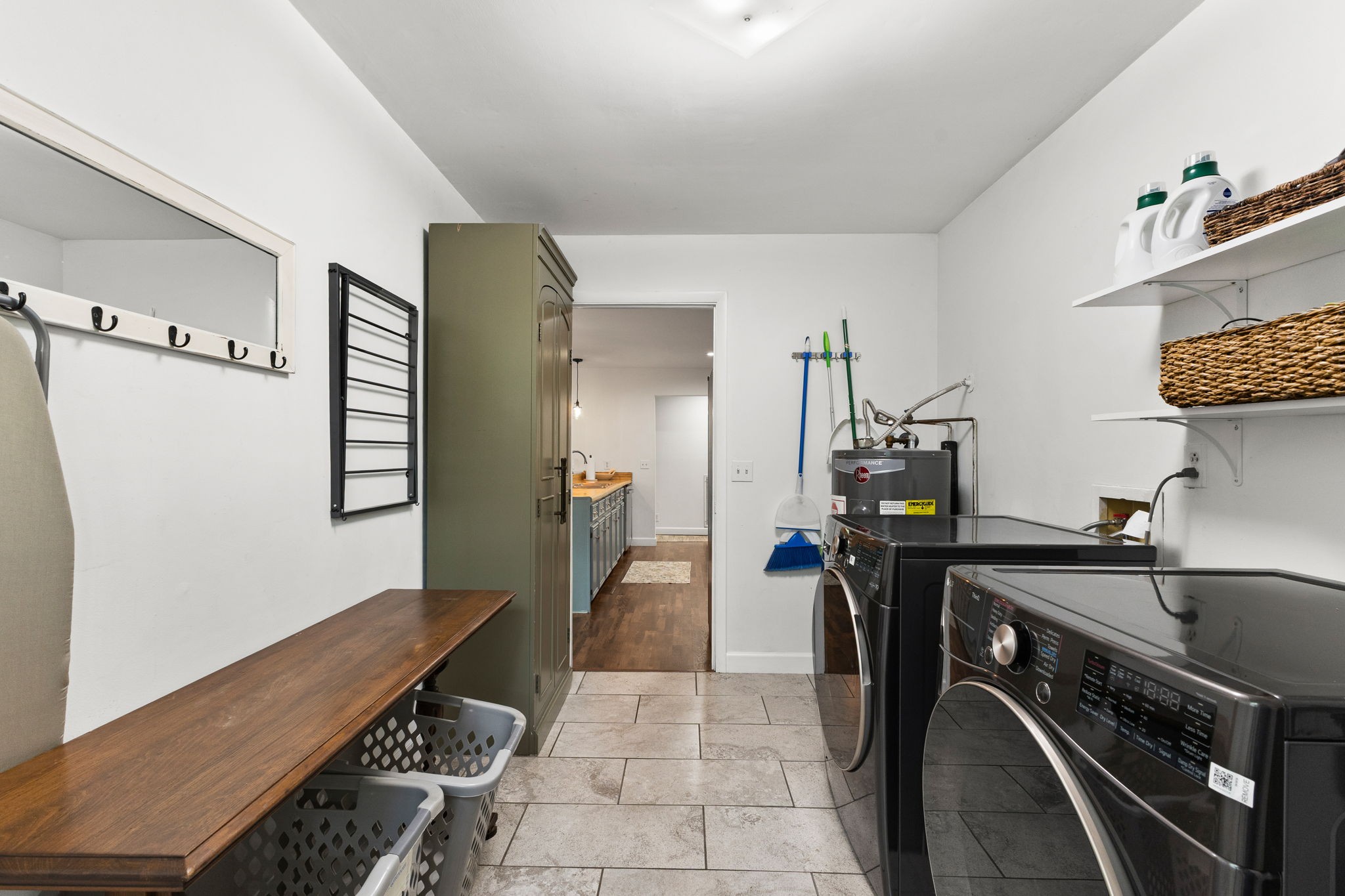 2879 Lyncrest Dr