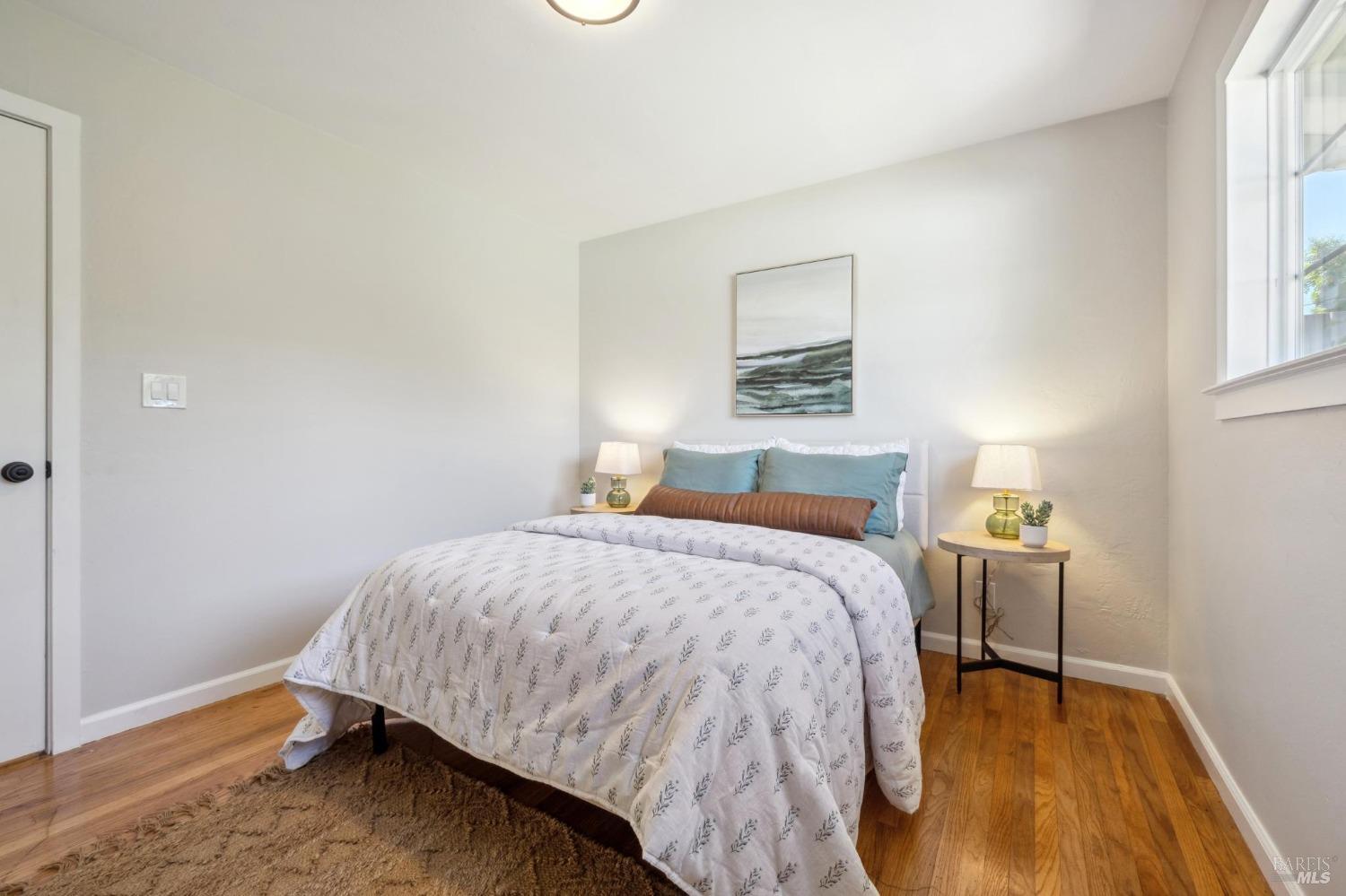 1557 Glenbrook Dr