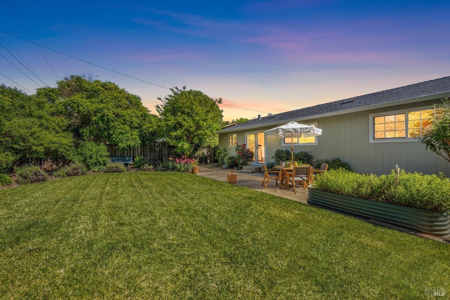 1557 Glenbrook Dr