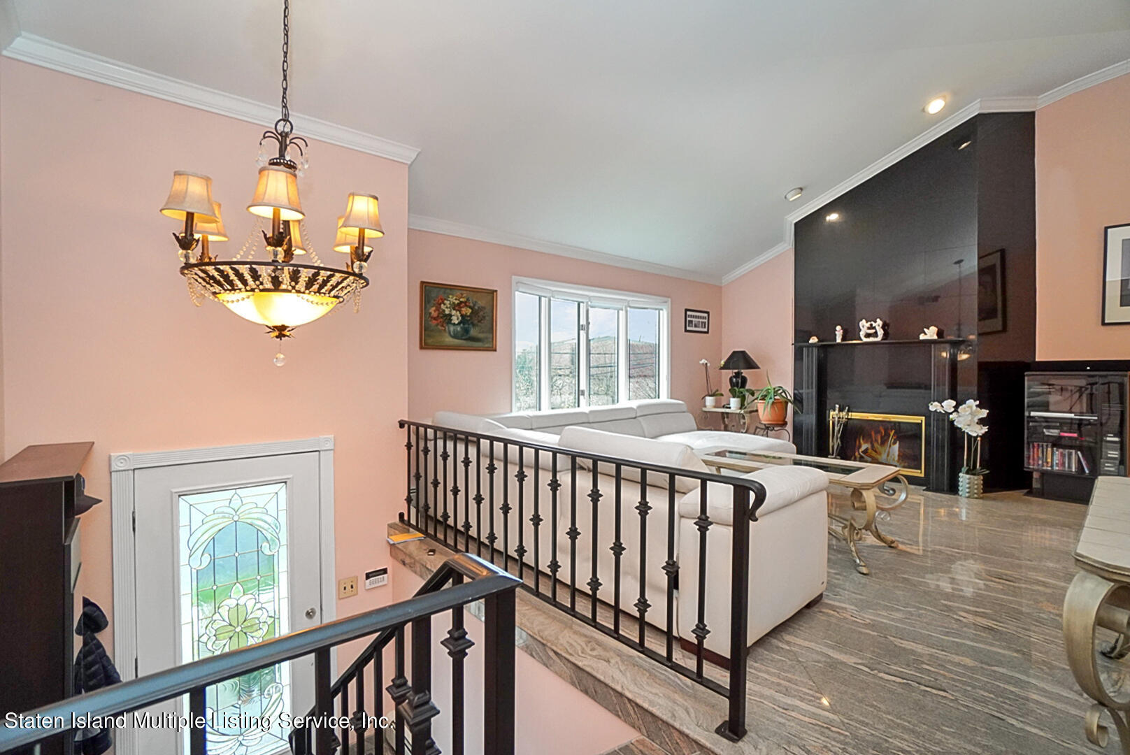 227 Kinghorn Street