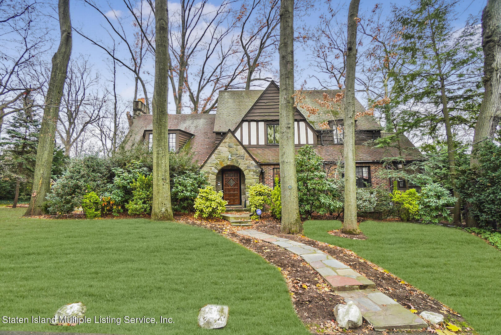 16 Lynnhaven Place