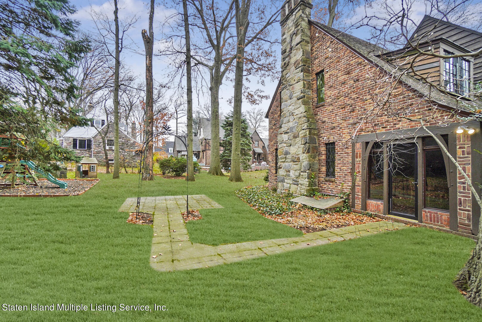 16 Lynnhaven Place