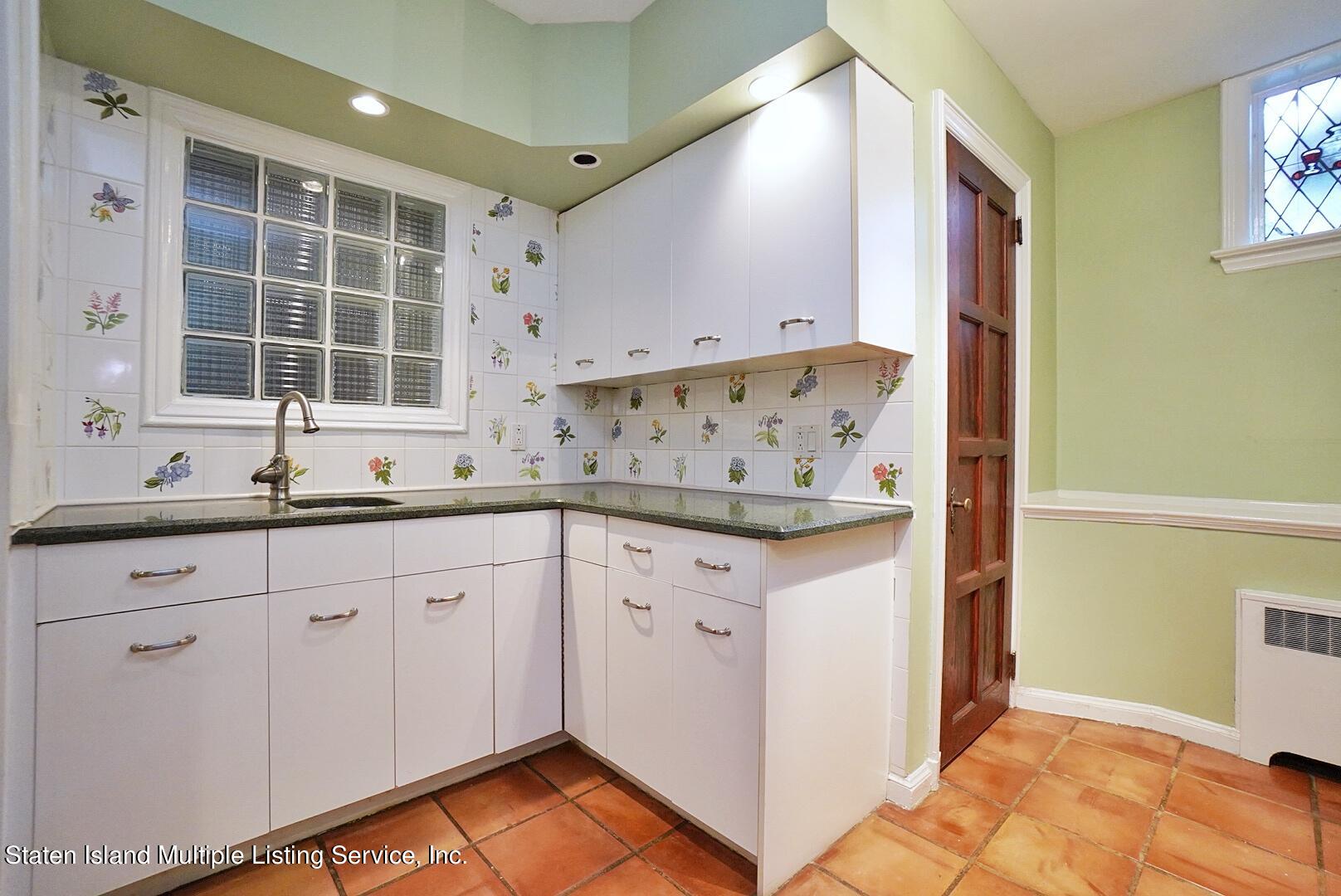 16 Lynnhaven Place