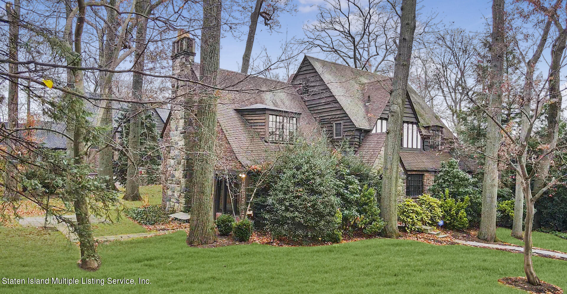 16 Lynnhaven Place