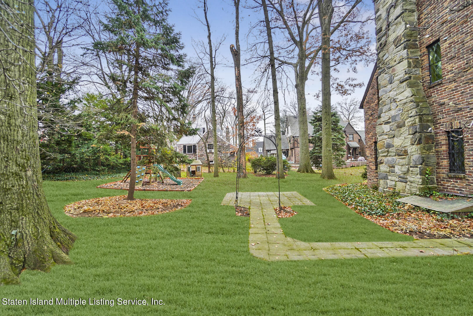 16 Lynnhaven Place