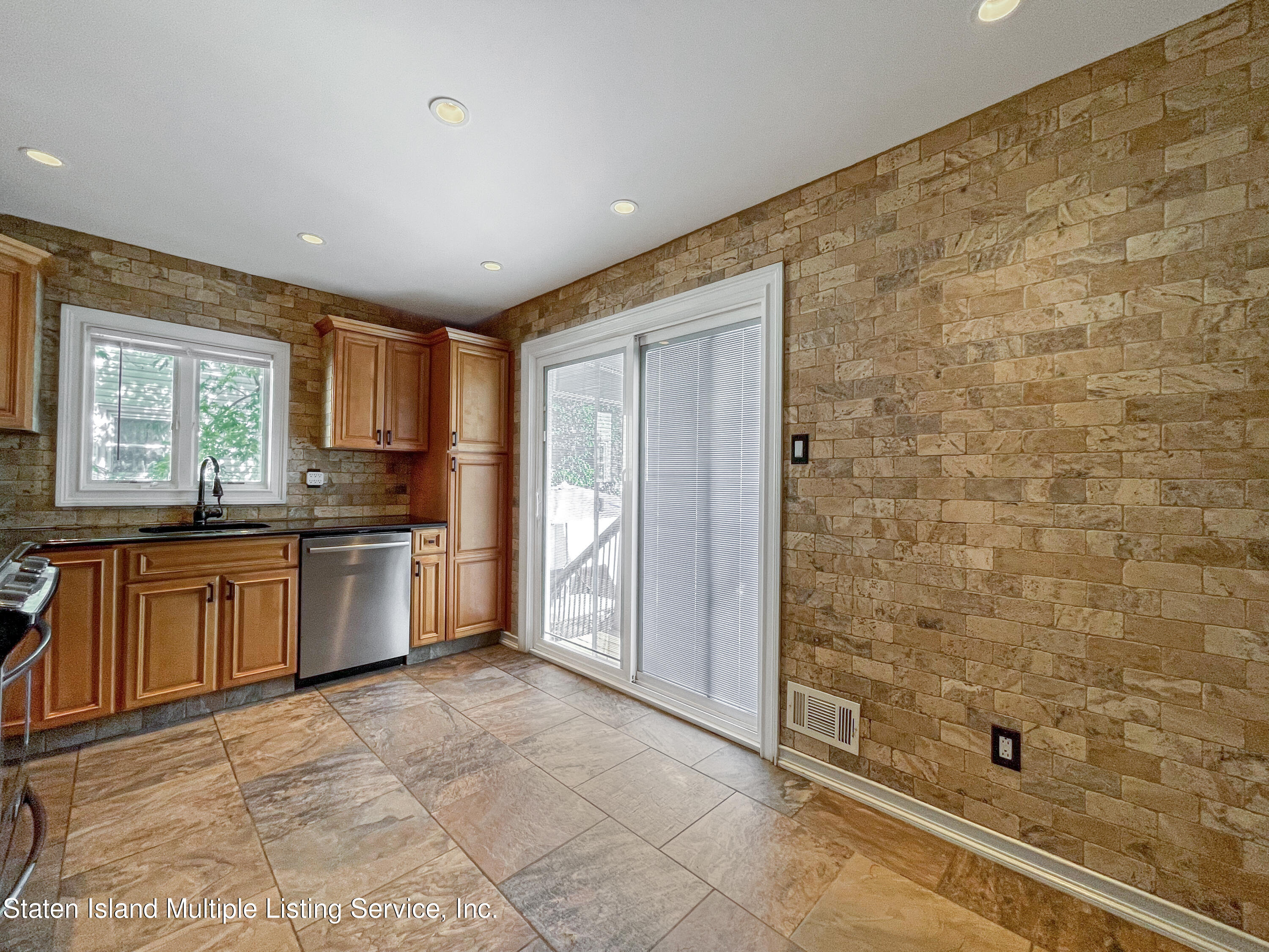 331 Seaver Avenue