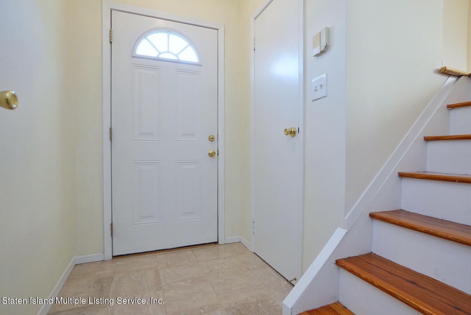 85 Wolkoff Lane, 35
