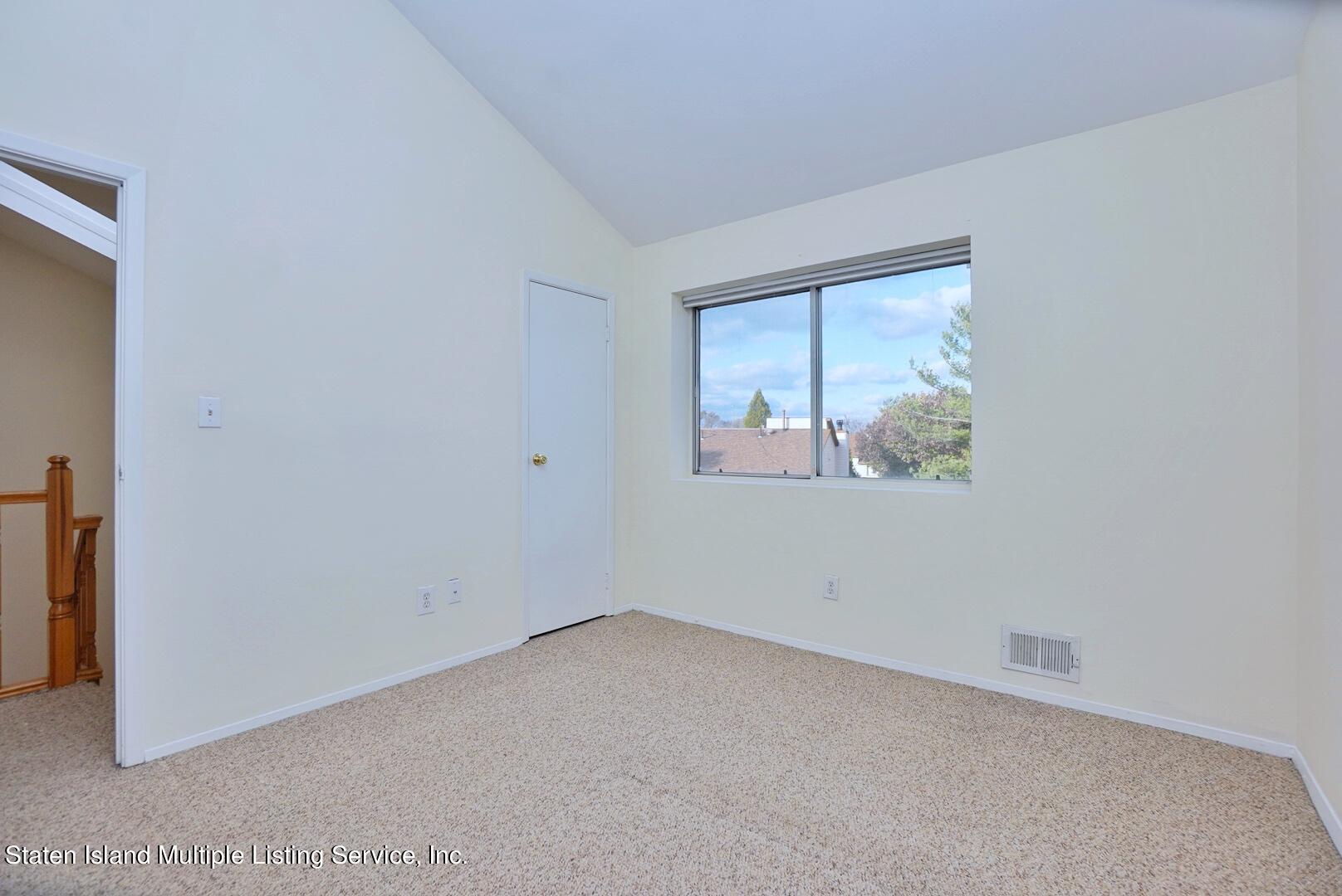85 Wolkoff Lane, 35
