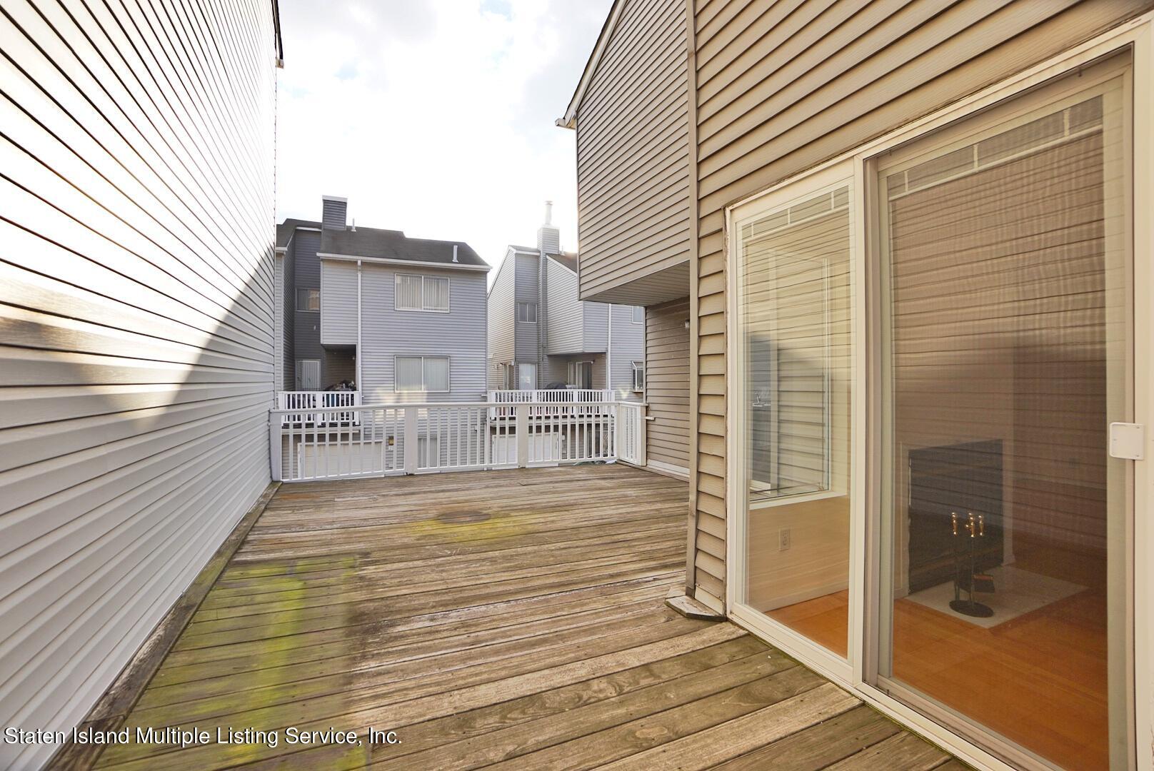 85 Wolkoff Lane, 35