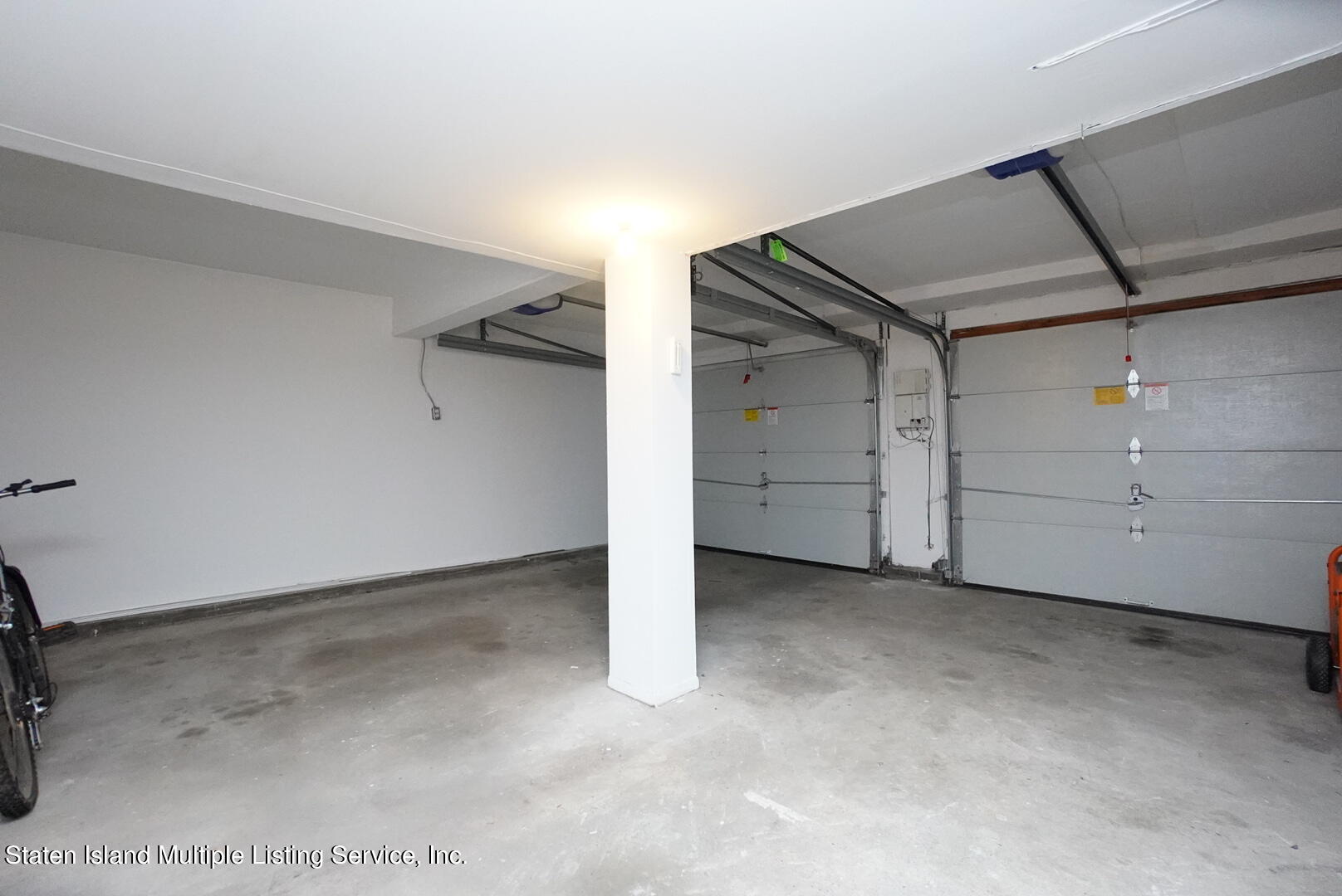 85 Wolkoff Lane, 35
