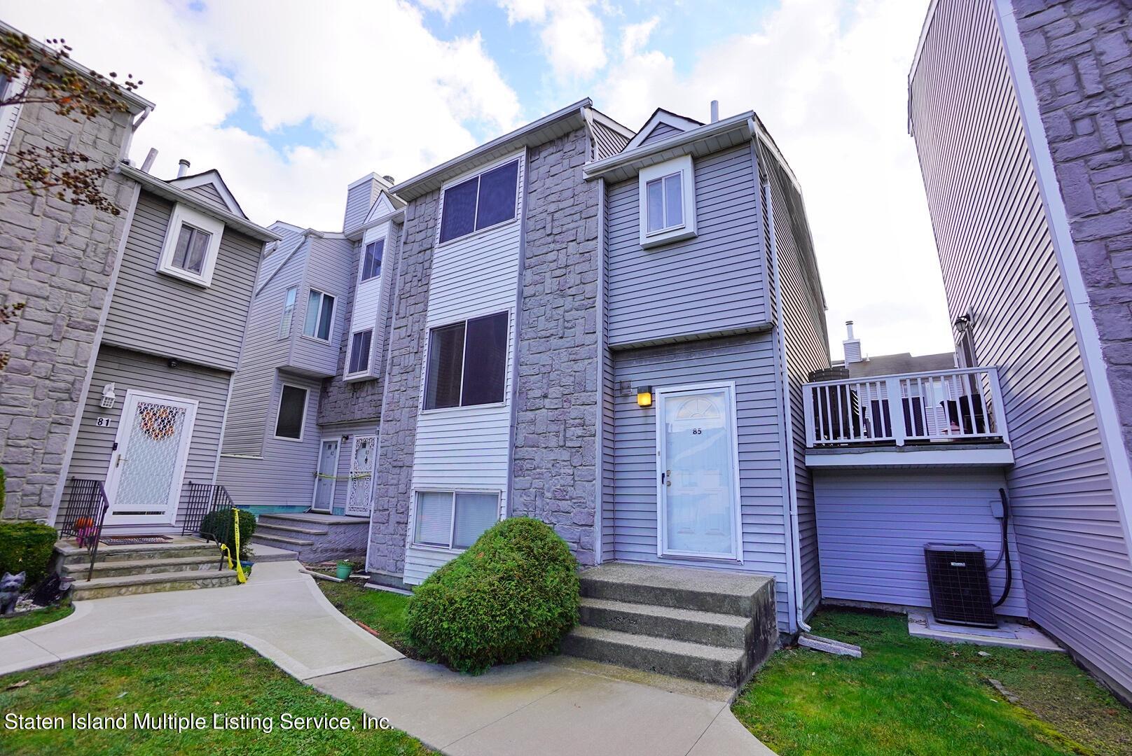 85 Wolkoff Lane, 35