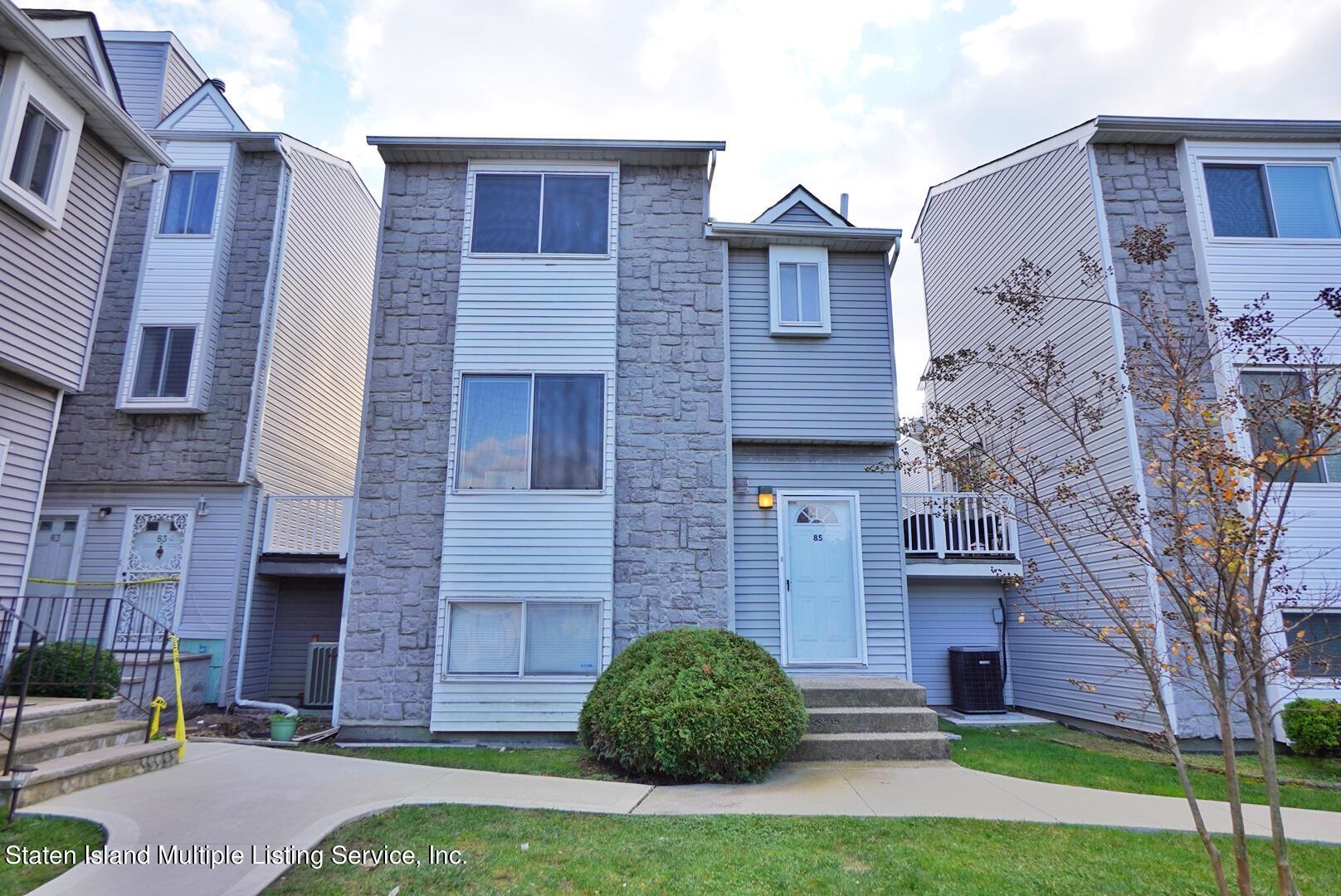 85 Wolkoff Lane, 35