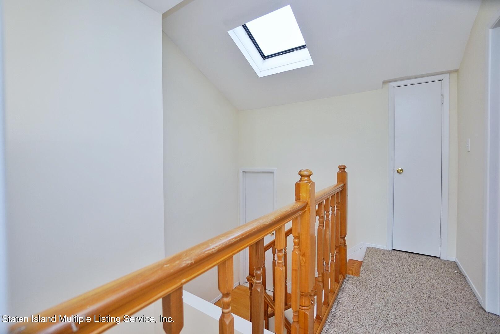 85 Wolkoff Lane, 35