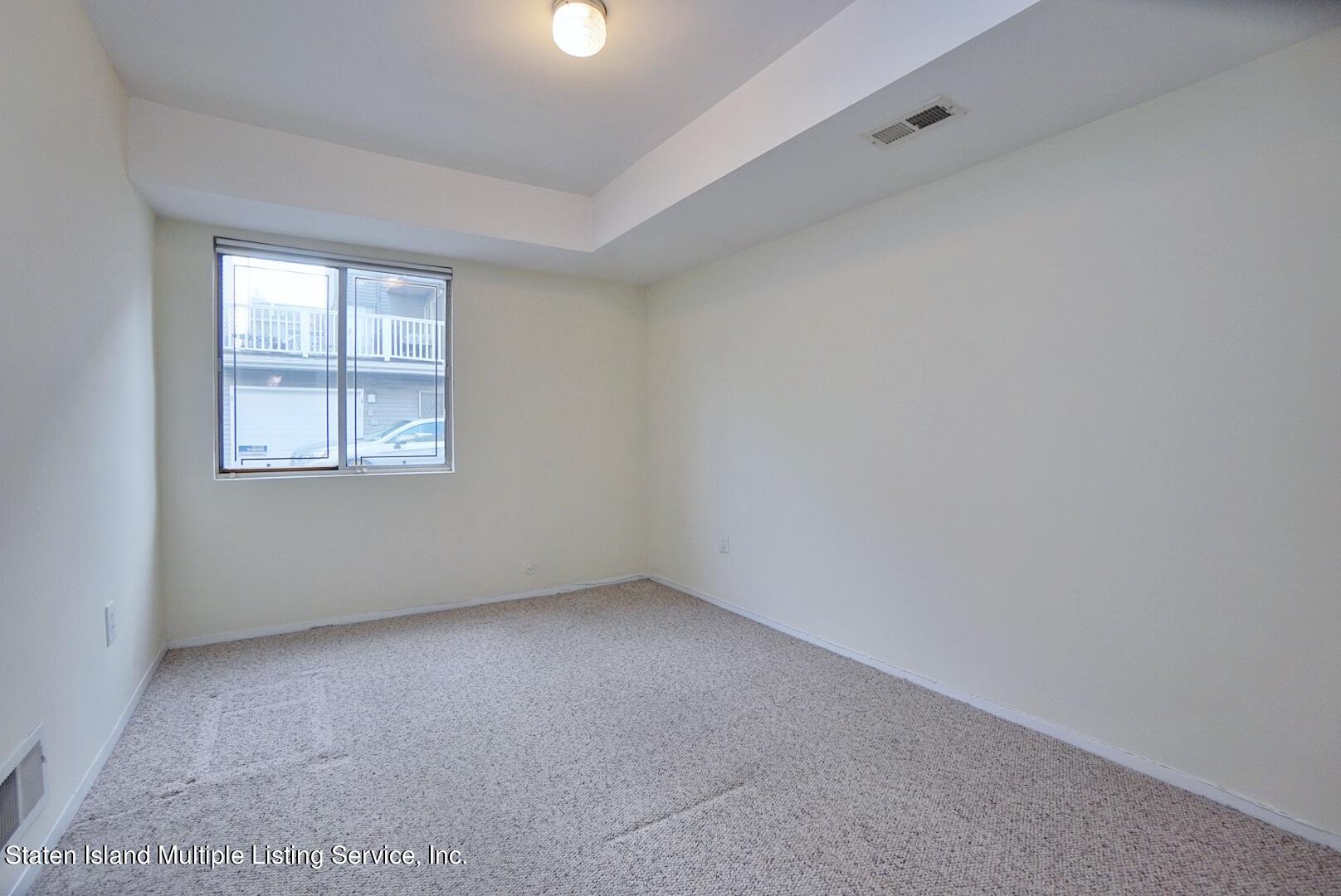 85 Wolkoff Lane, 35