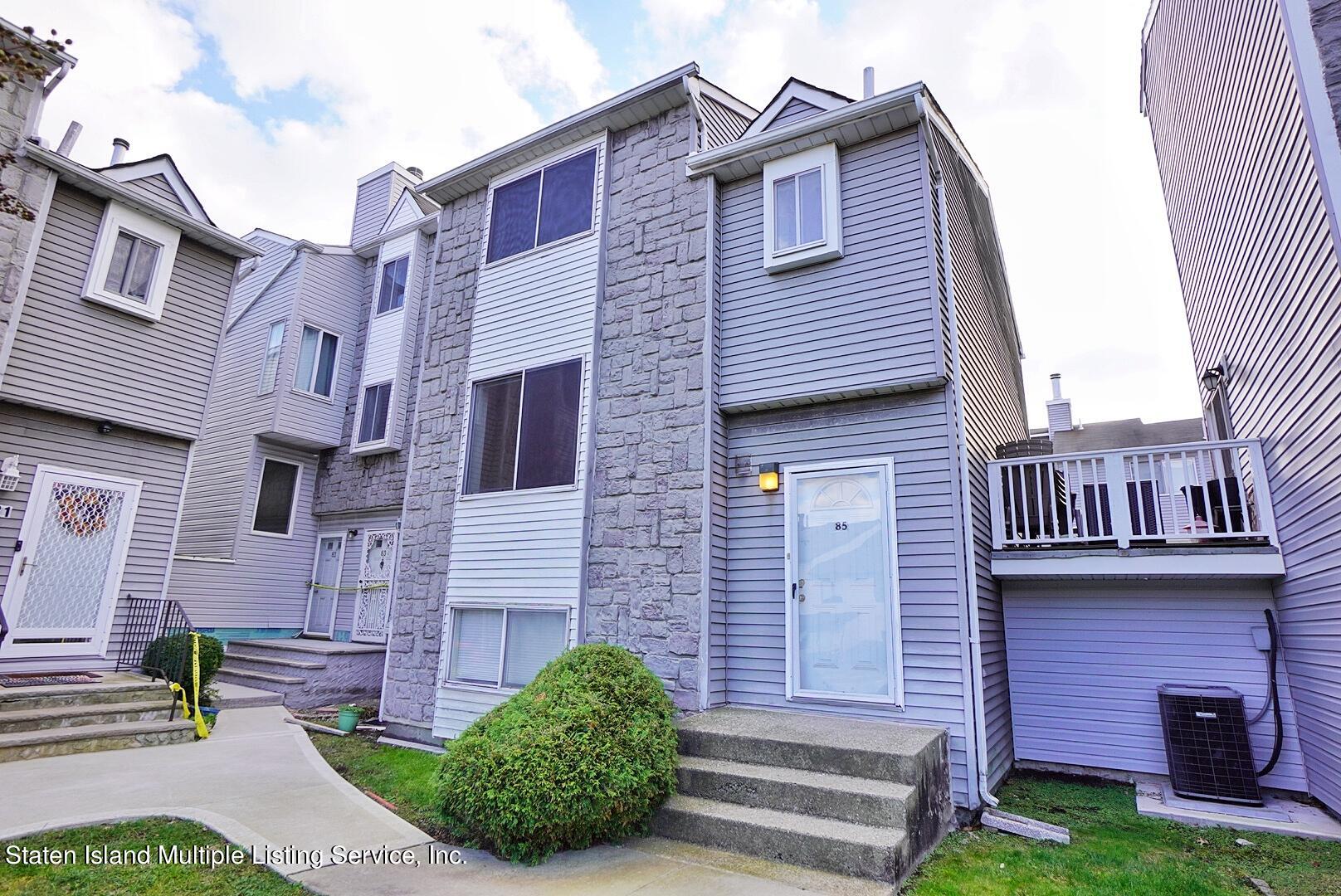 85 Wolkoff Lane, 35