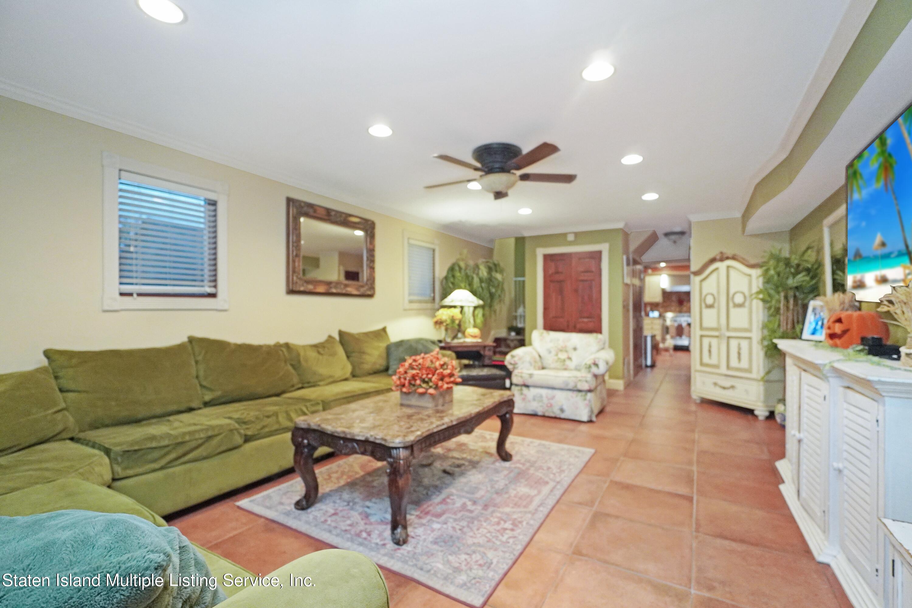 112 Pearsall Street