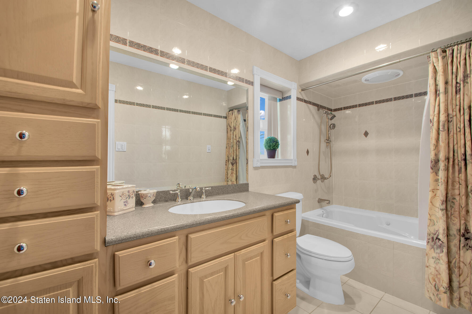 132 Scranton Avenue