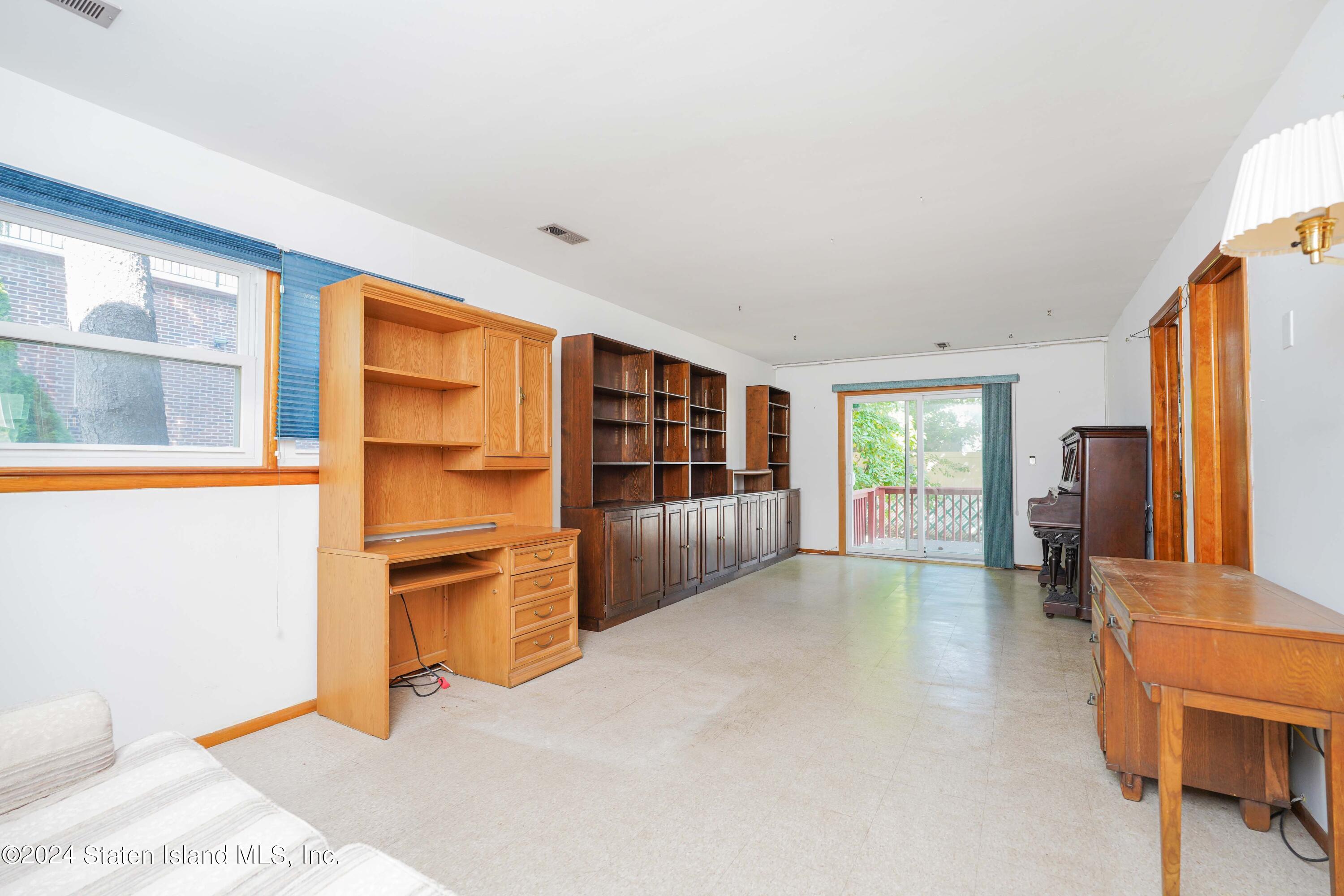 31 Meadow Avenue
