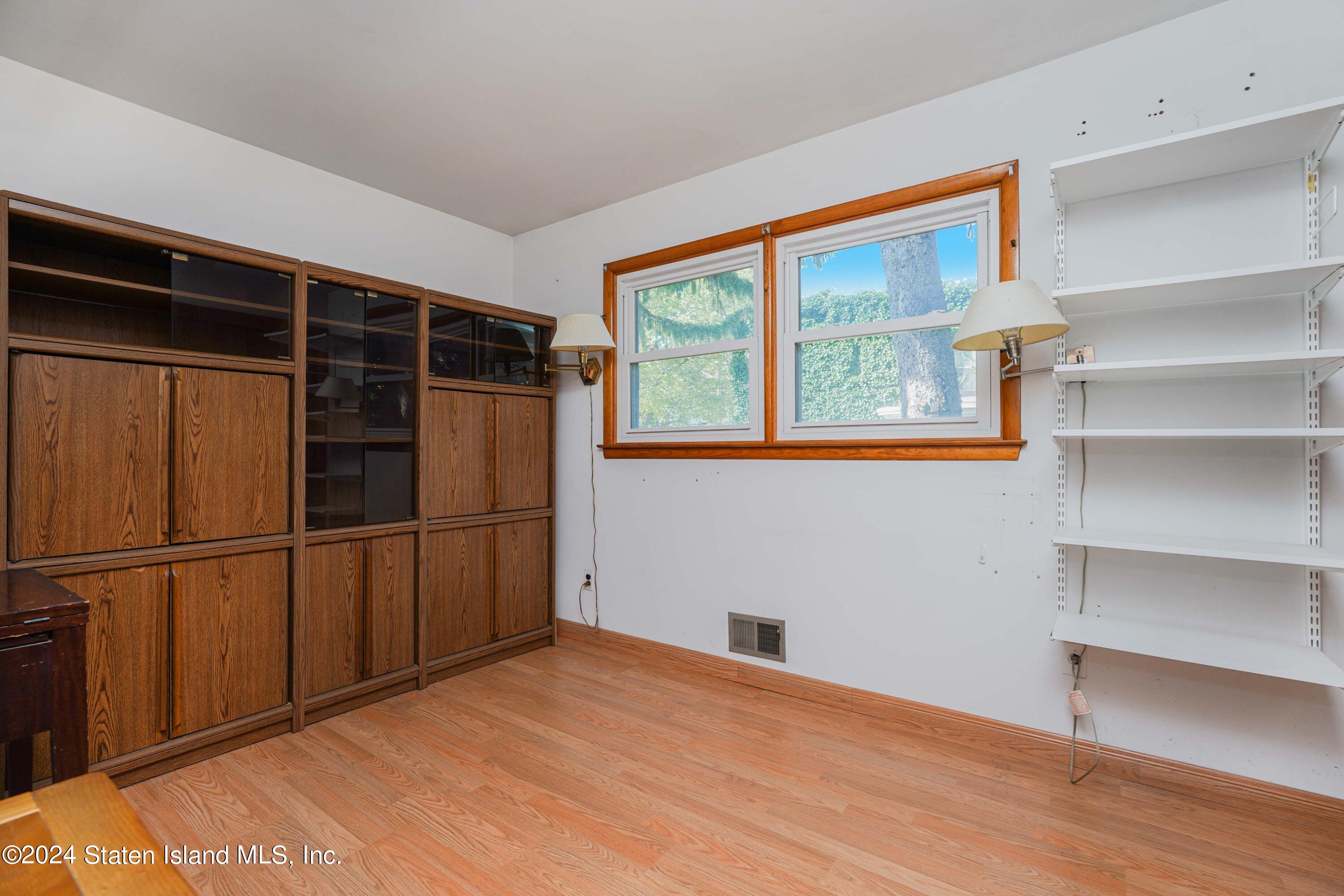 31 Meadow Avenue