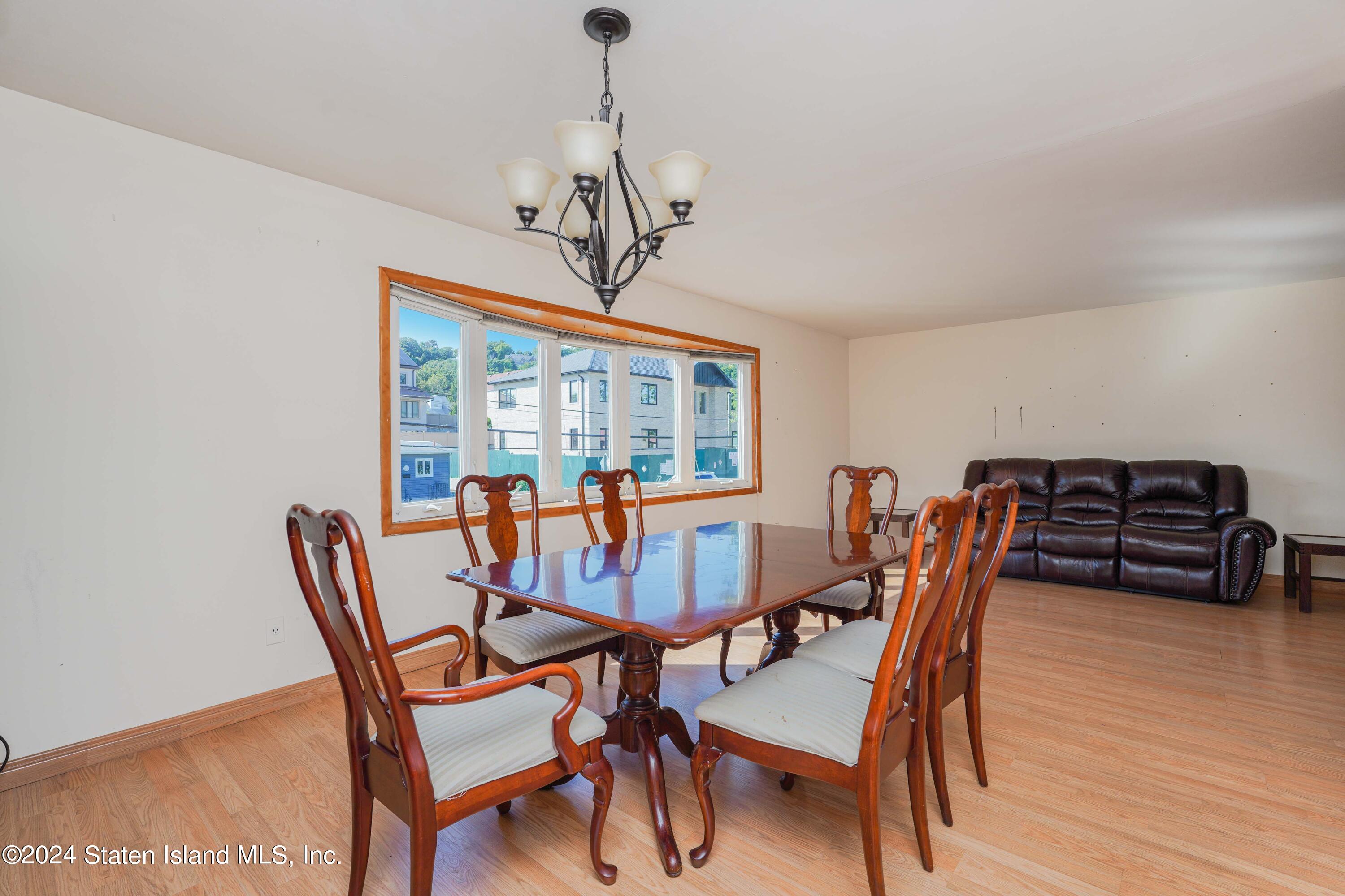 31 Meadow Avenue