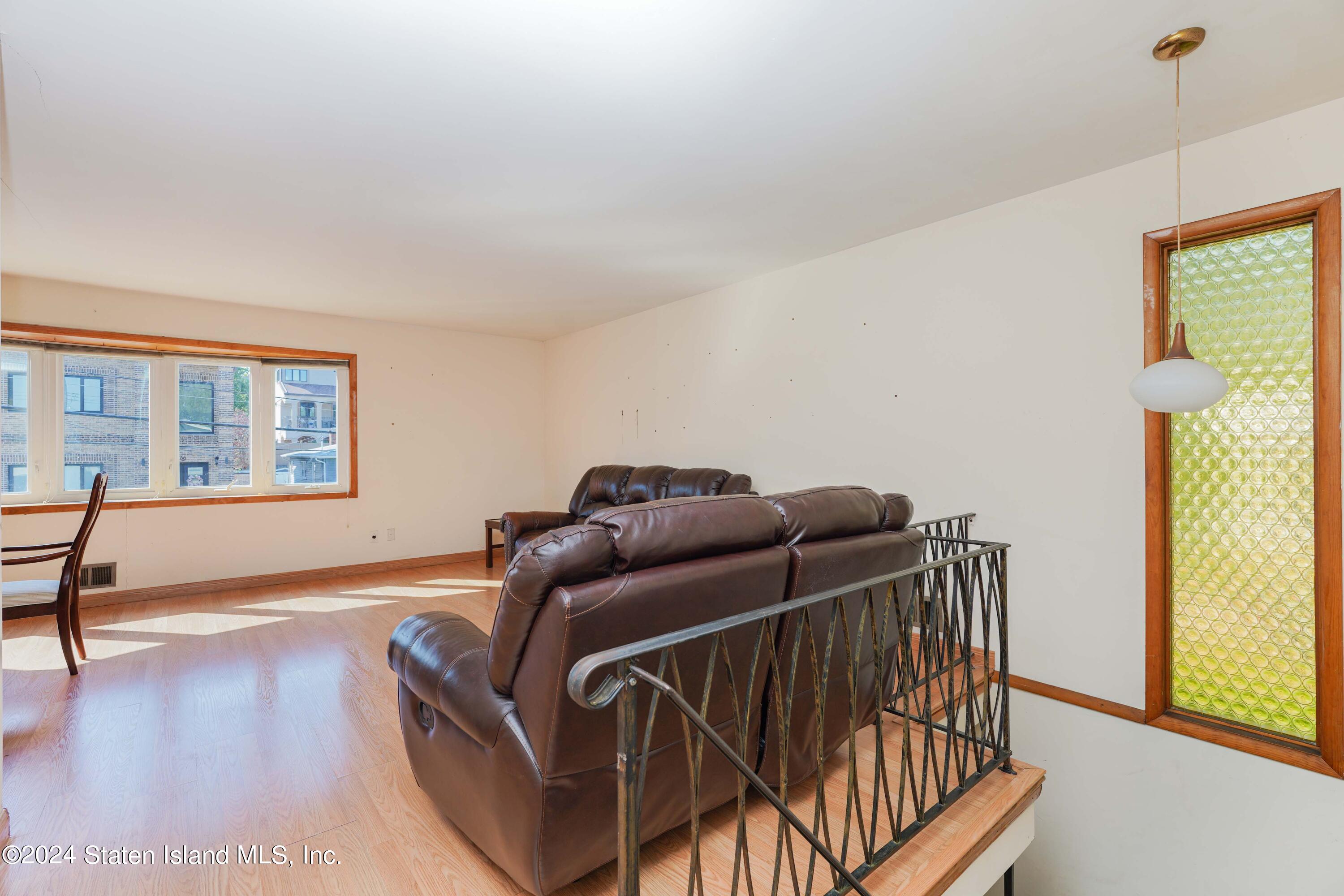 31 Meadow Avenue