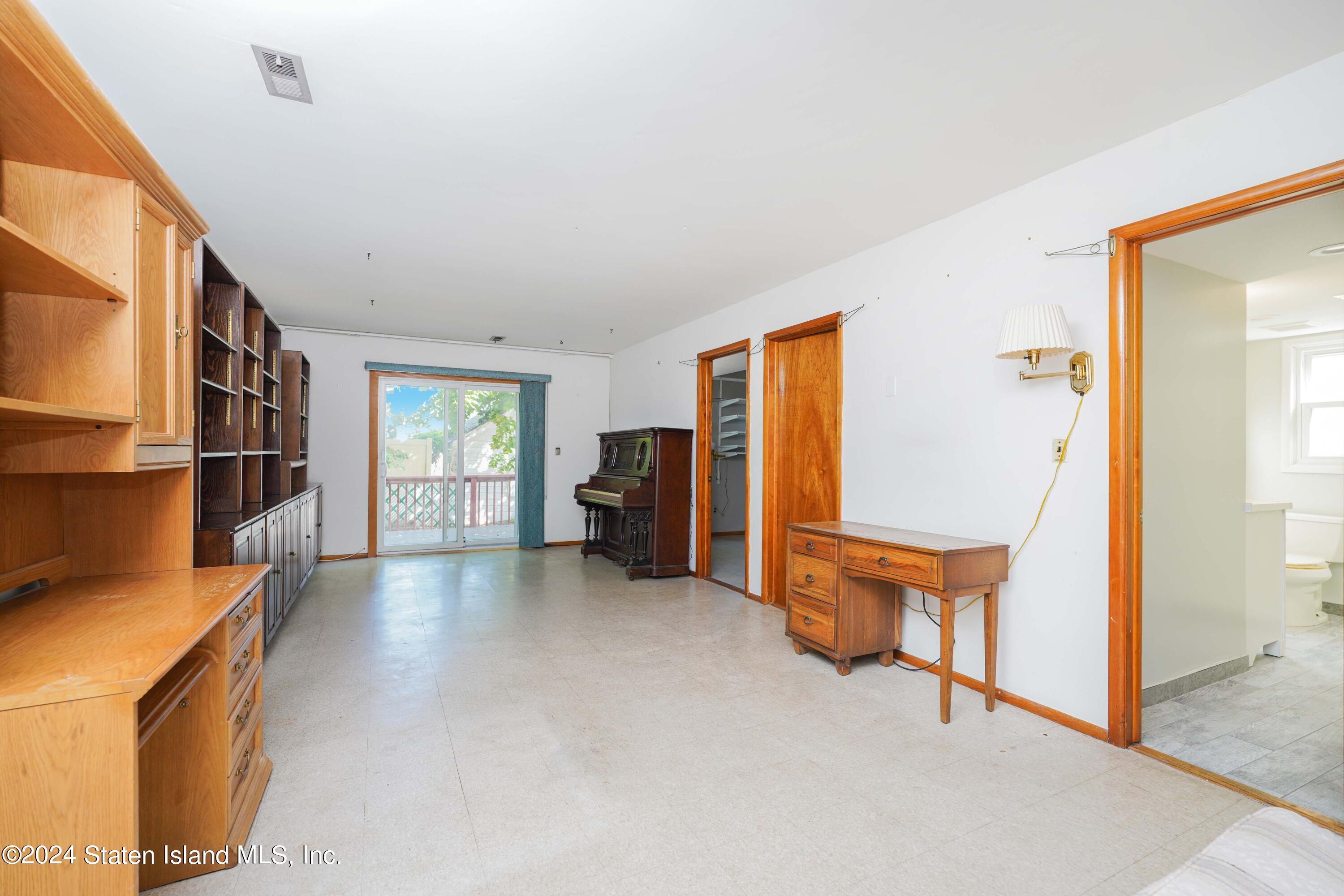 31 Meadow Avenue